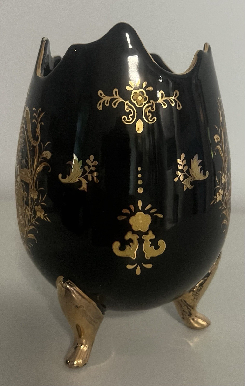 Vintage Cracked Egg
