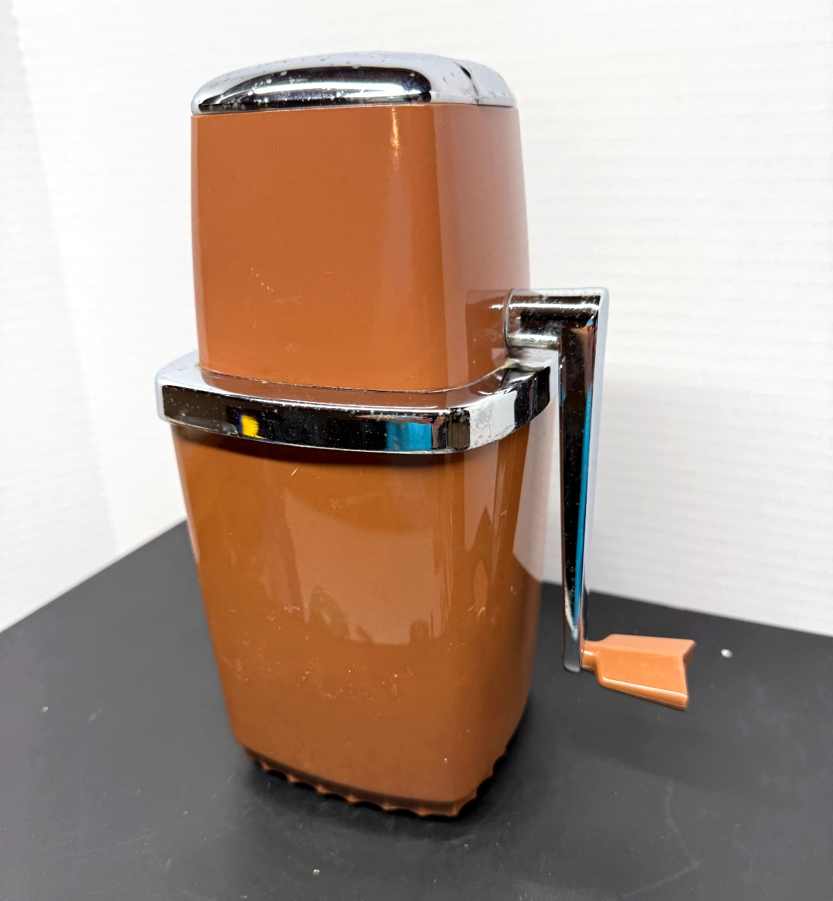 Vintage Sears Coarse / Fine Ice Crusher Manual Hand Crank Brown Retro