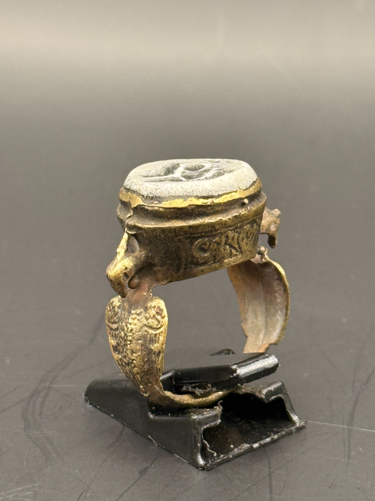 Rare Bronze Roman Ring Ancient Agate Stone Stunning Intaglio Ring Warrior Stamp