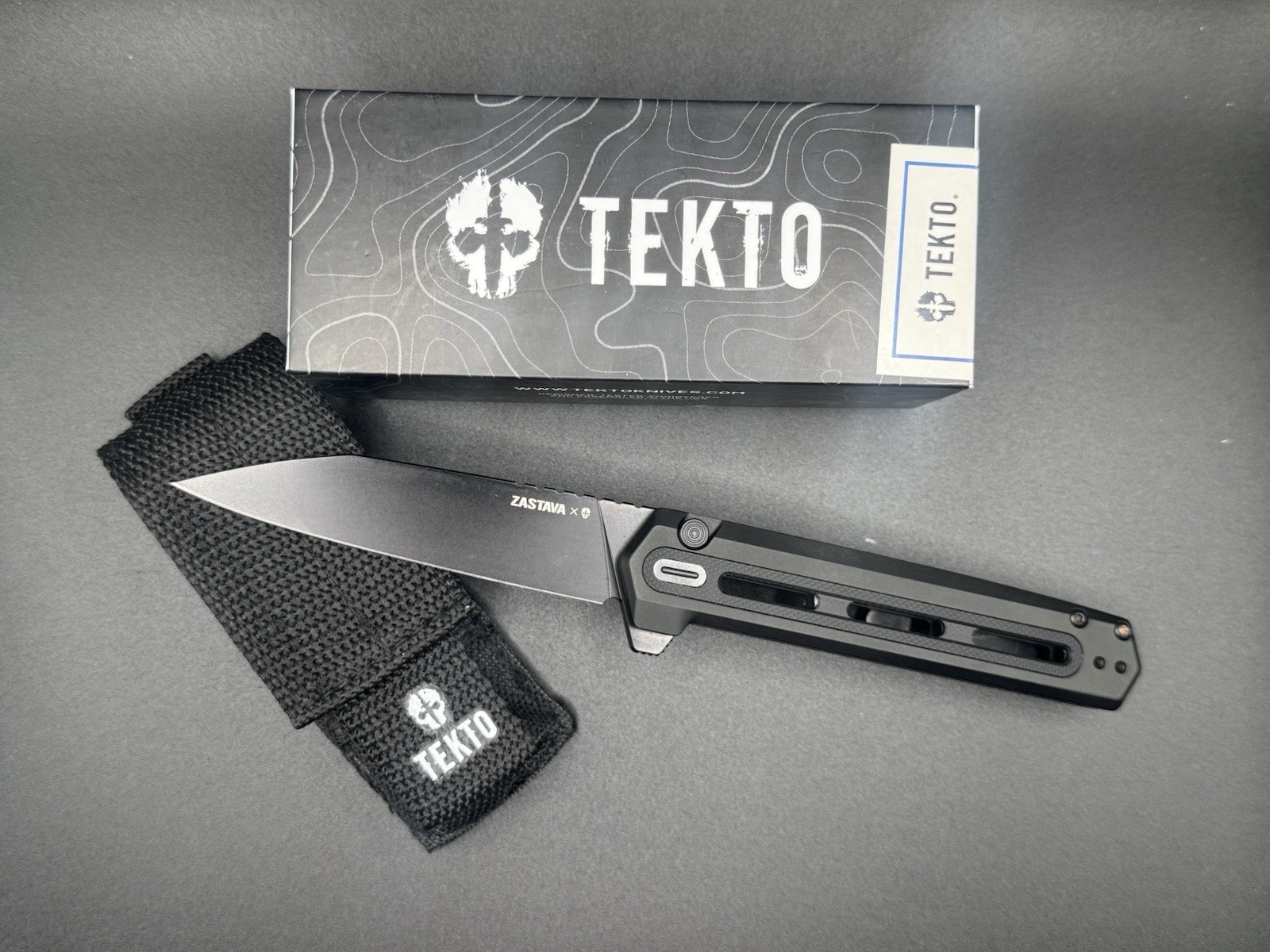 Tekto F4 Echo-tactical Black G10 Button lock