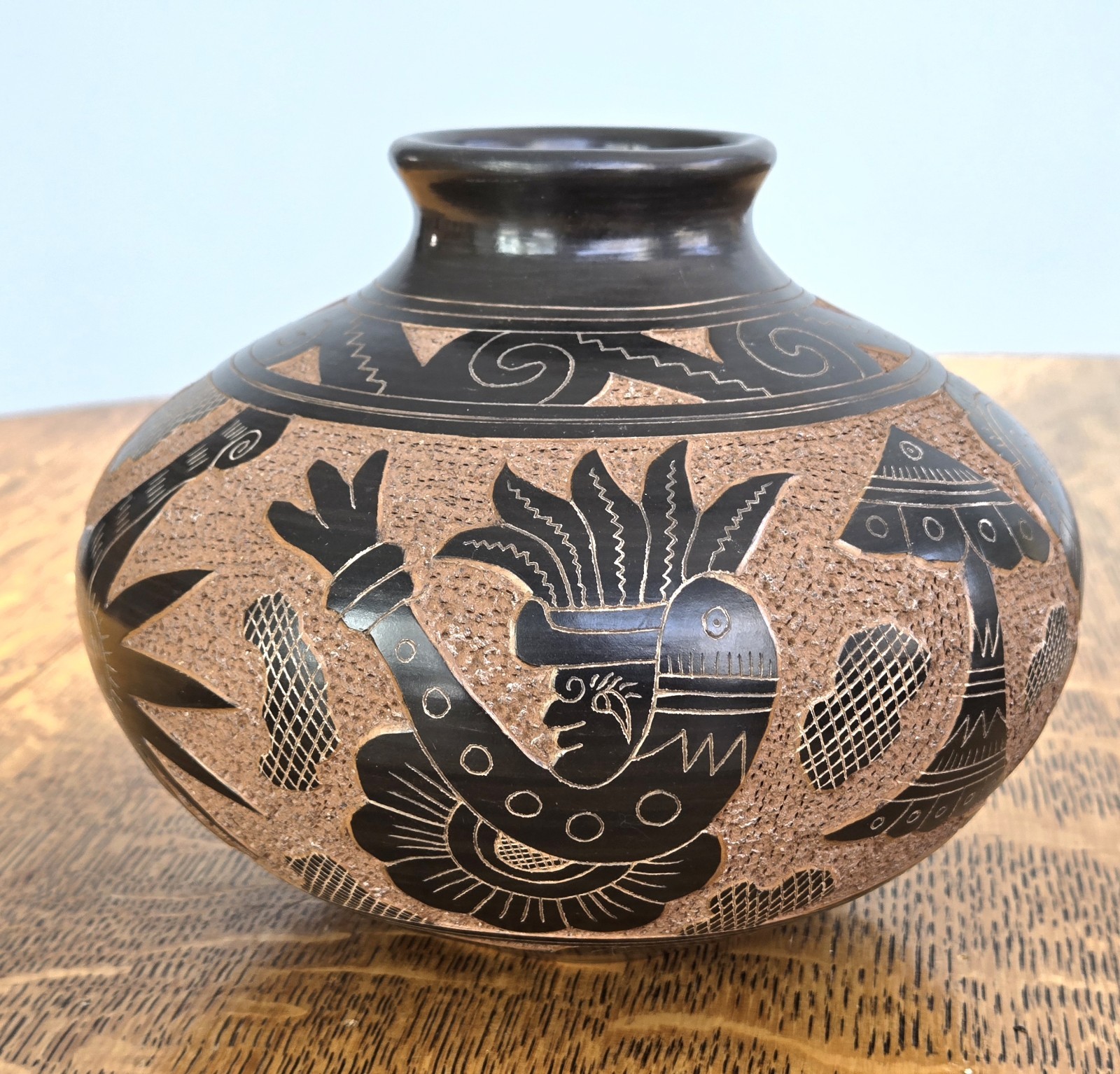 Nicarguan San Juande Oriente Sgraffito Hand Etched Terracotta Vase Pot 5.5″