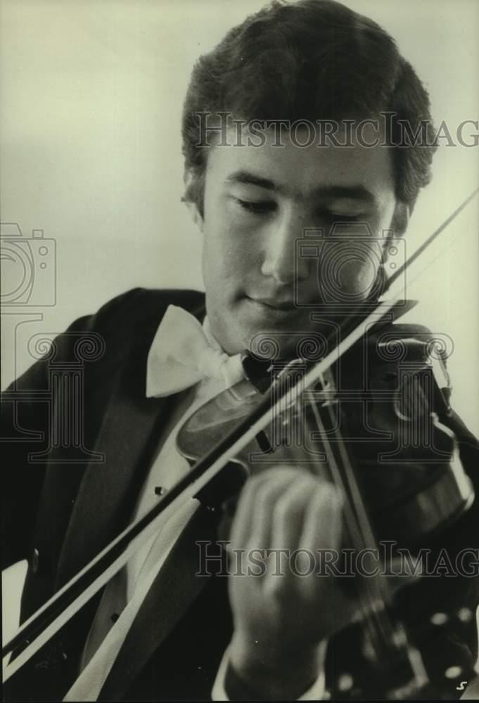 1971 Press Photo Daniel Heifetz, playing the violin – nop34583