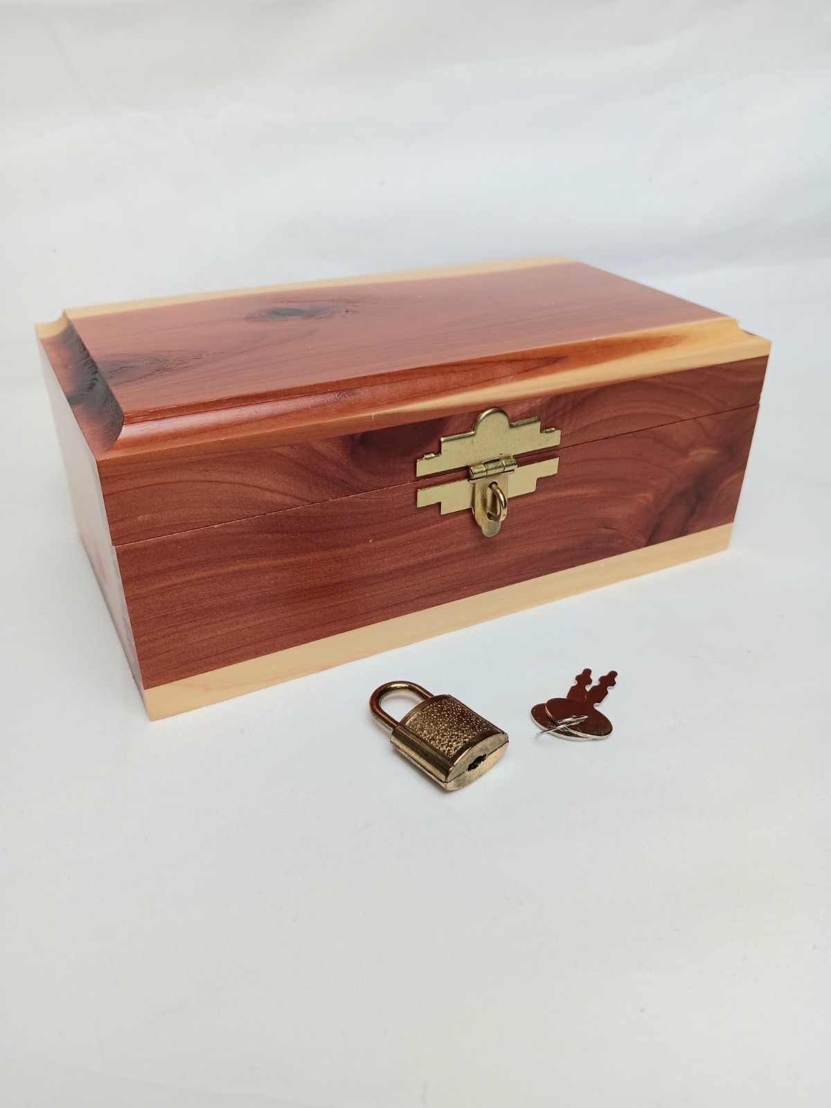 Cedar Keepsake Memory Box with Lock and Key Chest Souvenir Jewelry Trinket
