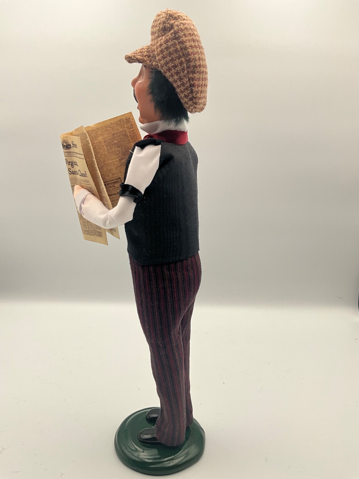 Byers Choice 2011 Yes Virginia There is a Santa Claus Newspaper Newsman