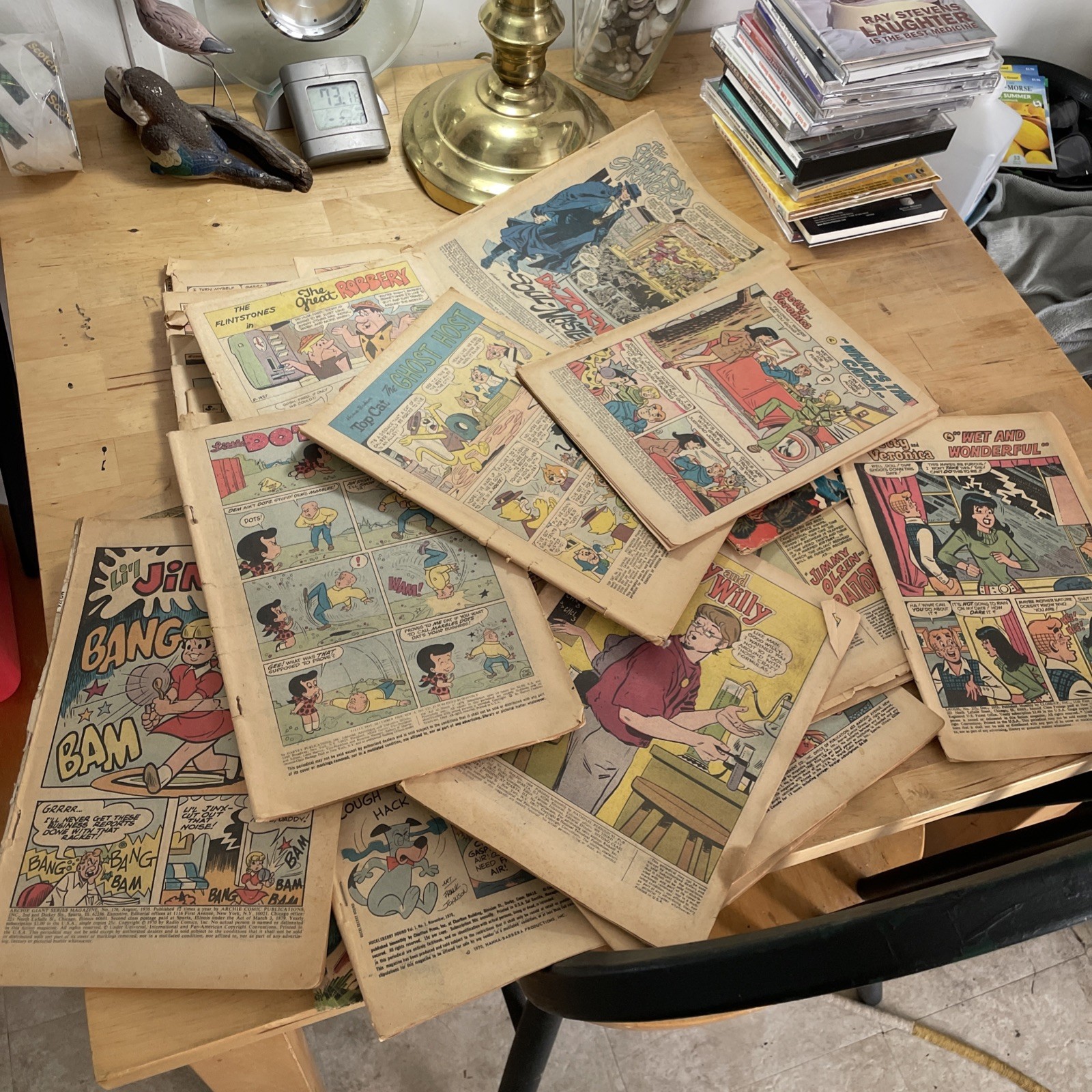 27 Assorted Vintage Comic Books with No Covers – as shown in photos