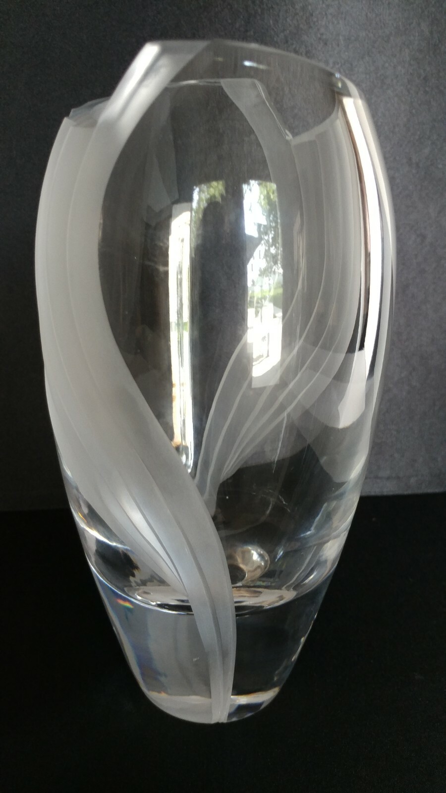 Heavy Contemporary Lead Crystal Art Deco Vase With Frosted Swirl – 7 Inches Tall