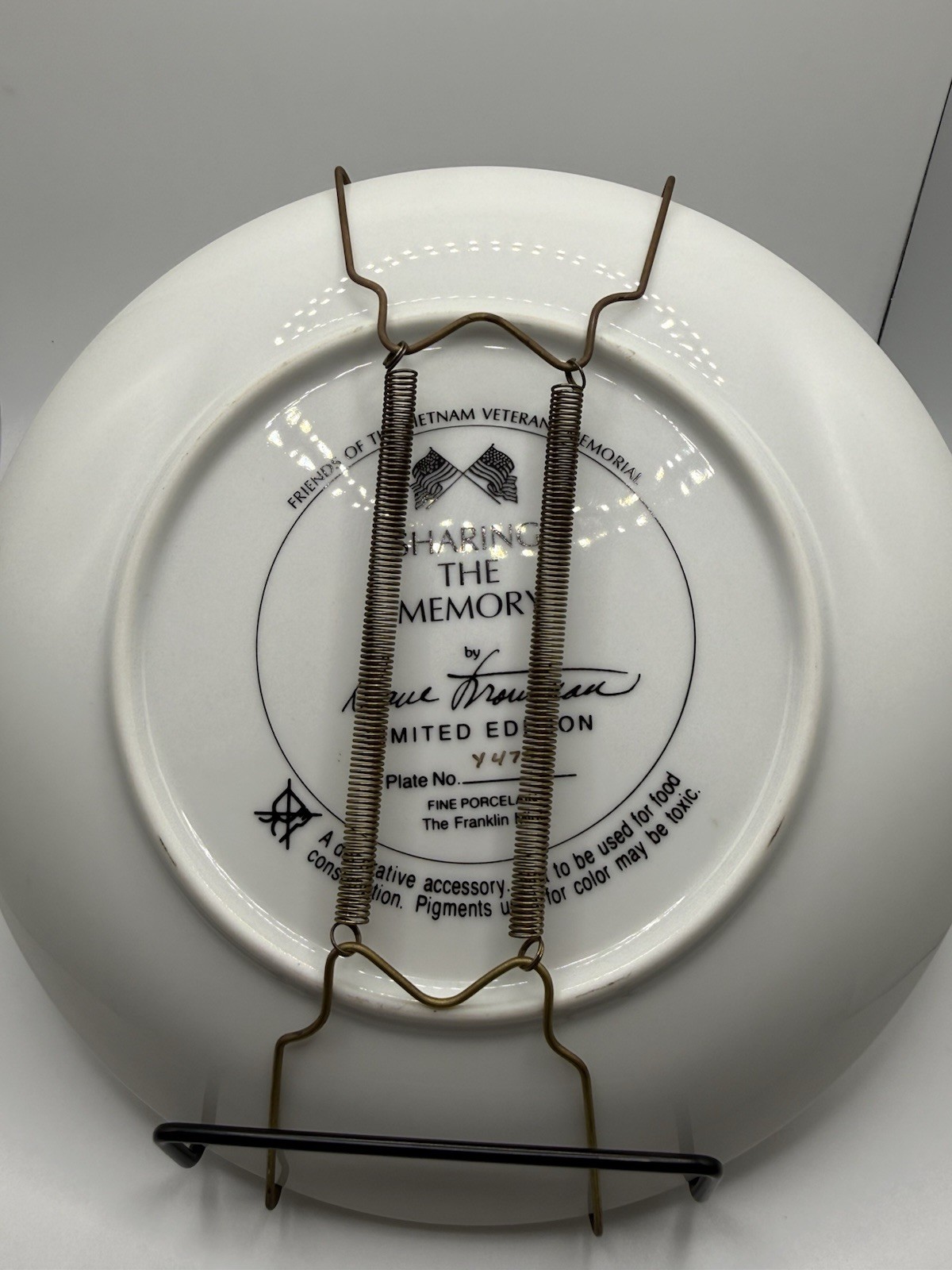 “Sharing The Memory” Franklin Mint Friends of Vietnam Veterans Memorial Plate