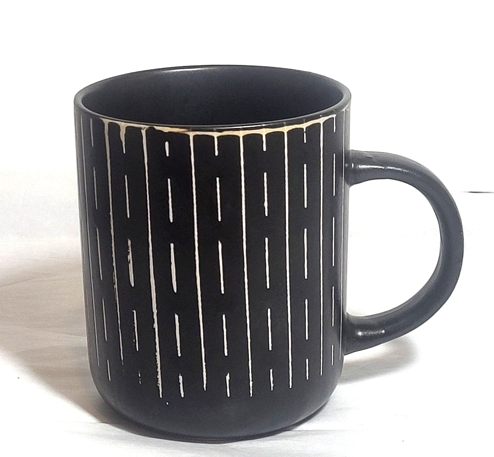 ROYAL NORFOLK EMBOSSED BLACK w WHITE LINES COFFEE TEA MUG CUP 16oz UNIQUE DESIGN