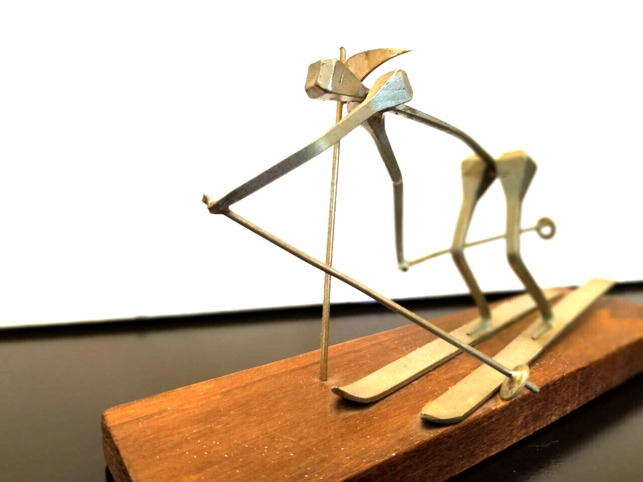 MCN SPANISH SKI figurine