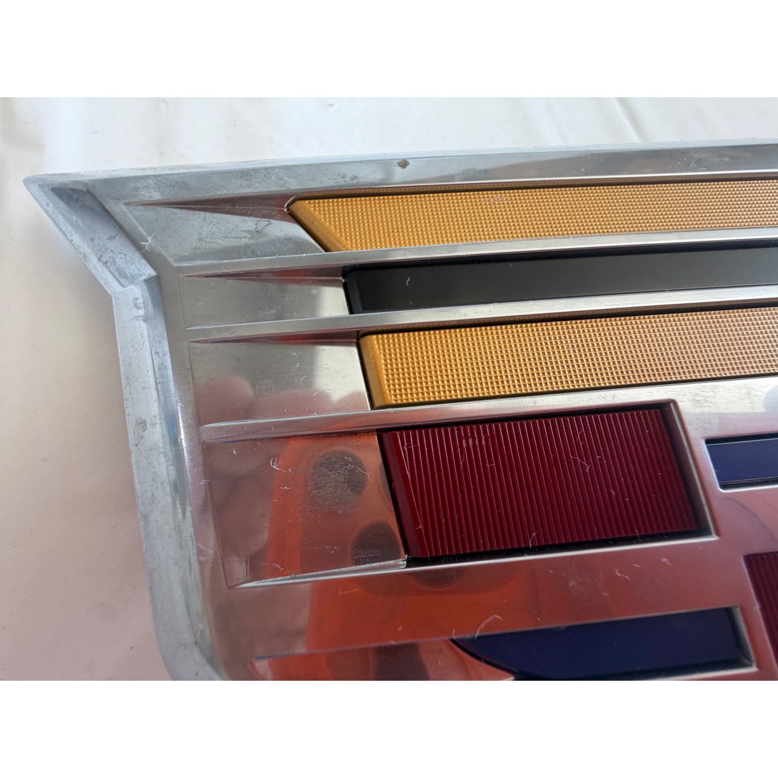 Cadillac Front Grille Emblem Crest Logo GM 23182045 84754506 Chrome Multi-Color