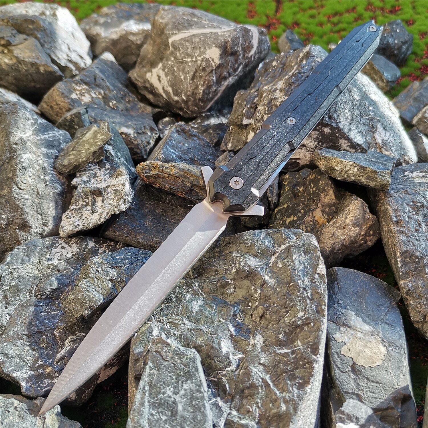 Folding survival tactics pocket knife outdoor mountaineering defense tool