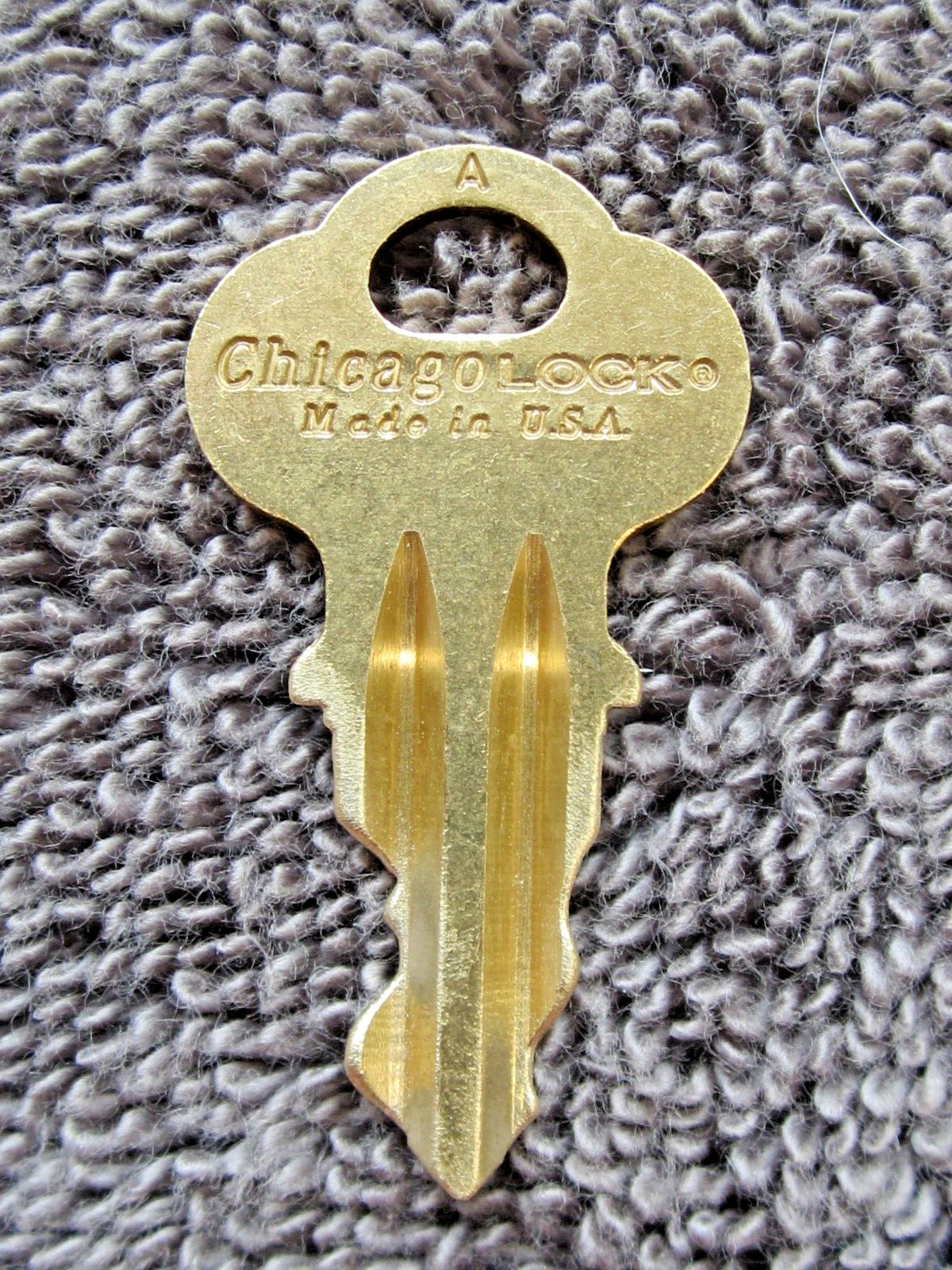 TOP MECHANISM POM SERVICE KEY FOR 1947 – 1960 PARK-O-METER WITH USA CHIGAGO LOCK