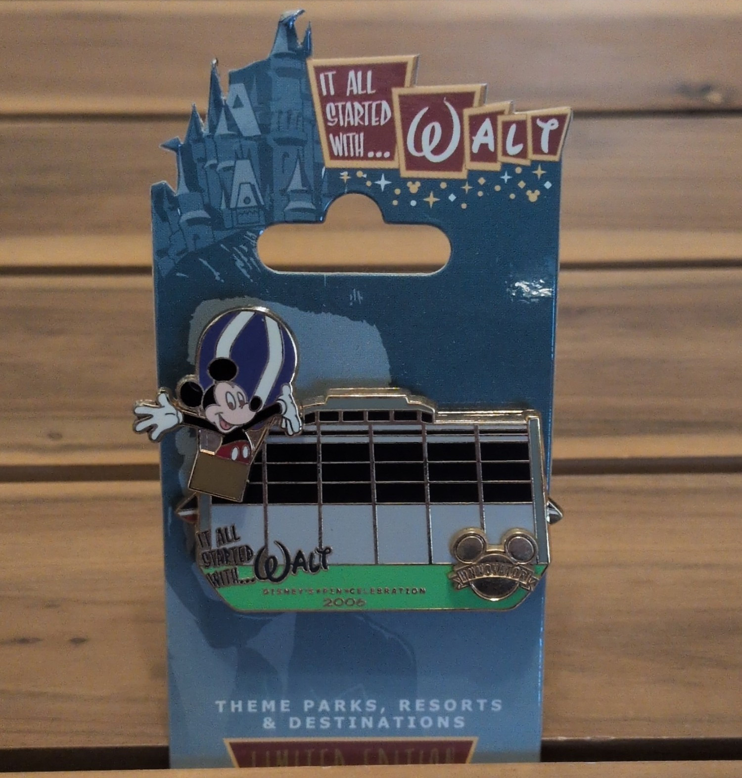 Disney Disneyland/DCA Limited Edition Mickey Mouse Pin 2006