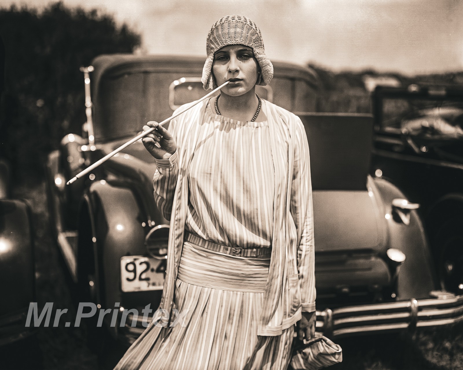 1920s Flapper Woman 💙 Vintage Car – 8×10 Publicity Photo – Antique