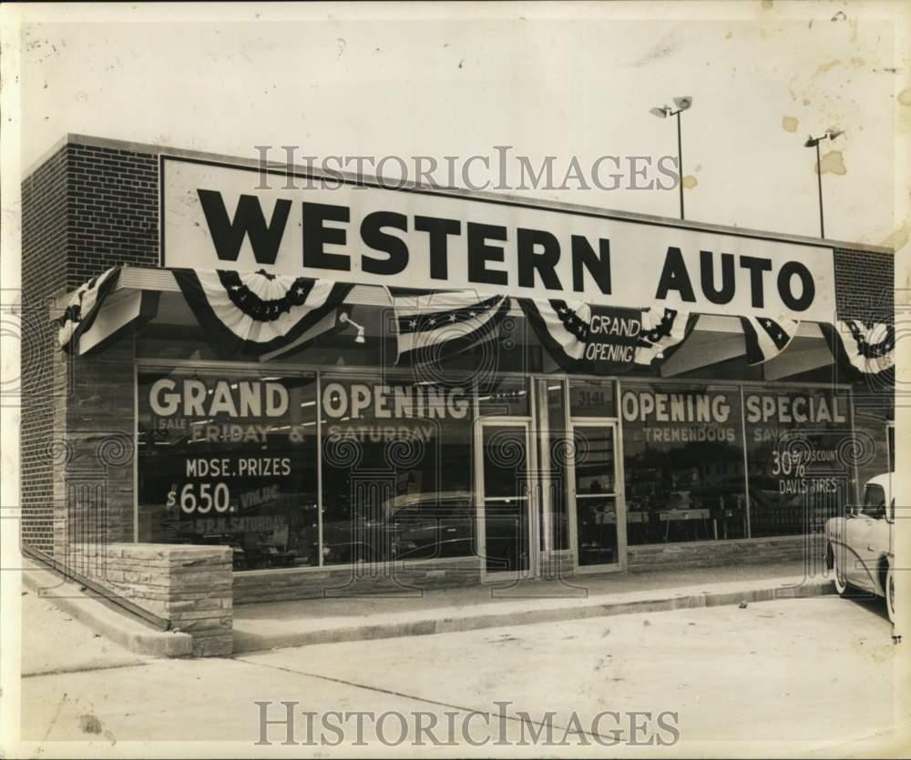 1954 Press Photo New Western Auto store in Gentilly Shopping Center – noc53504