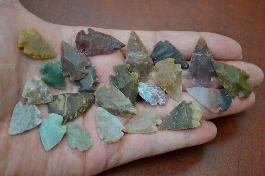 50 PCS ASSORT SMALL TINY AGATE STONE SPEAR POINT ARROWHEAD 1/2″ – 1″ #T-4