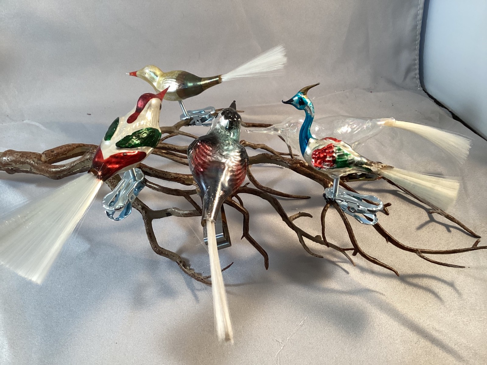 Vintage Mercury Glass Group of 5 Clip on Birds – One Very RARE Clear Glass Bird