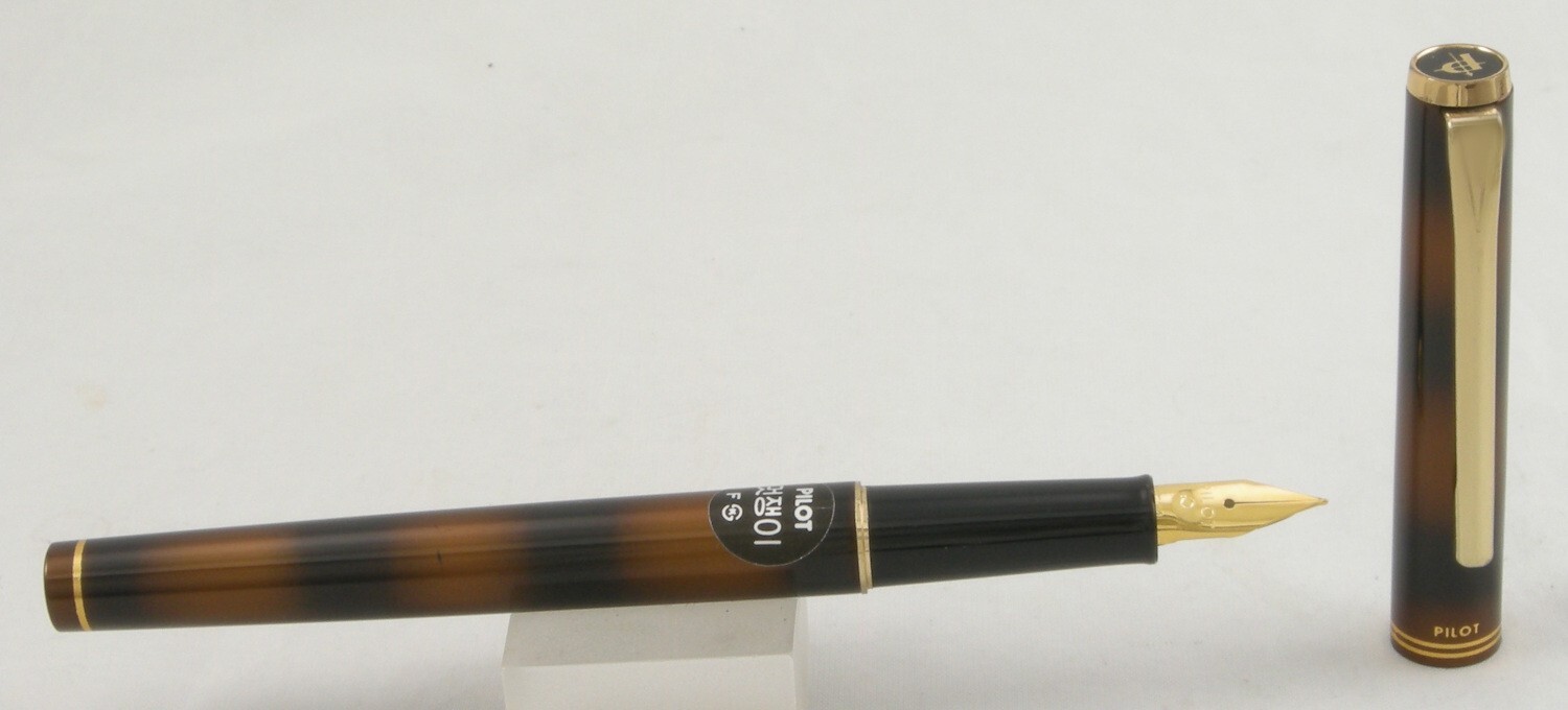 Pilot Duet Brown/Black & Gold Fountain Pen – Fine Nib – 1980’s New-Old-Stock