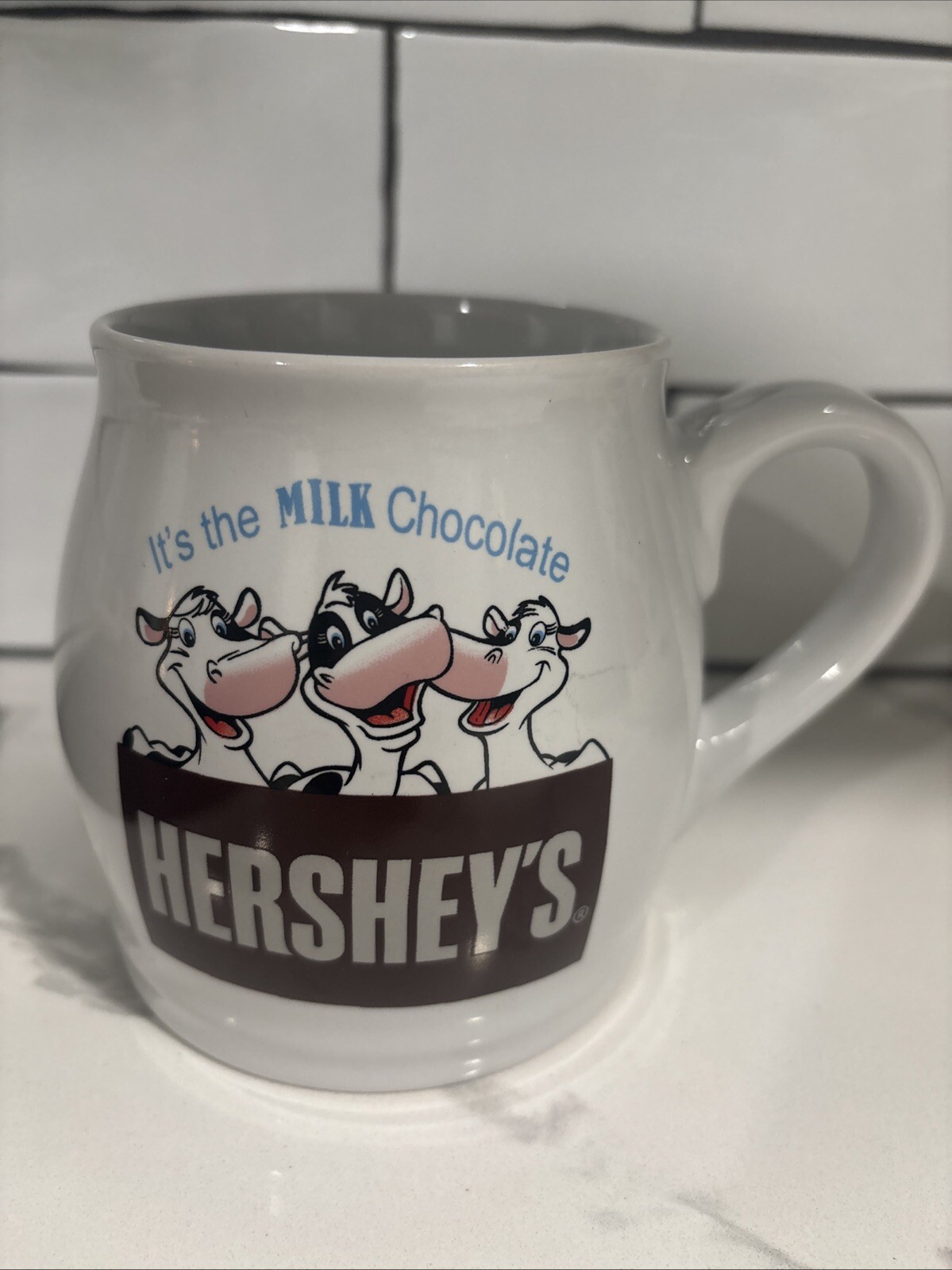 Hershey’s Milk Chocolate Mug 16 oz Pot Belly Style Happy Cows Cup