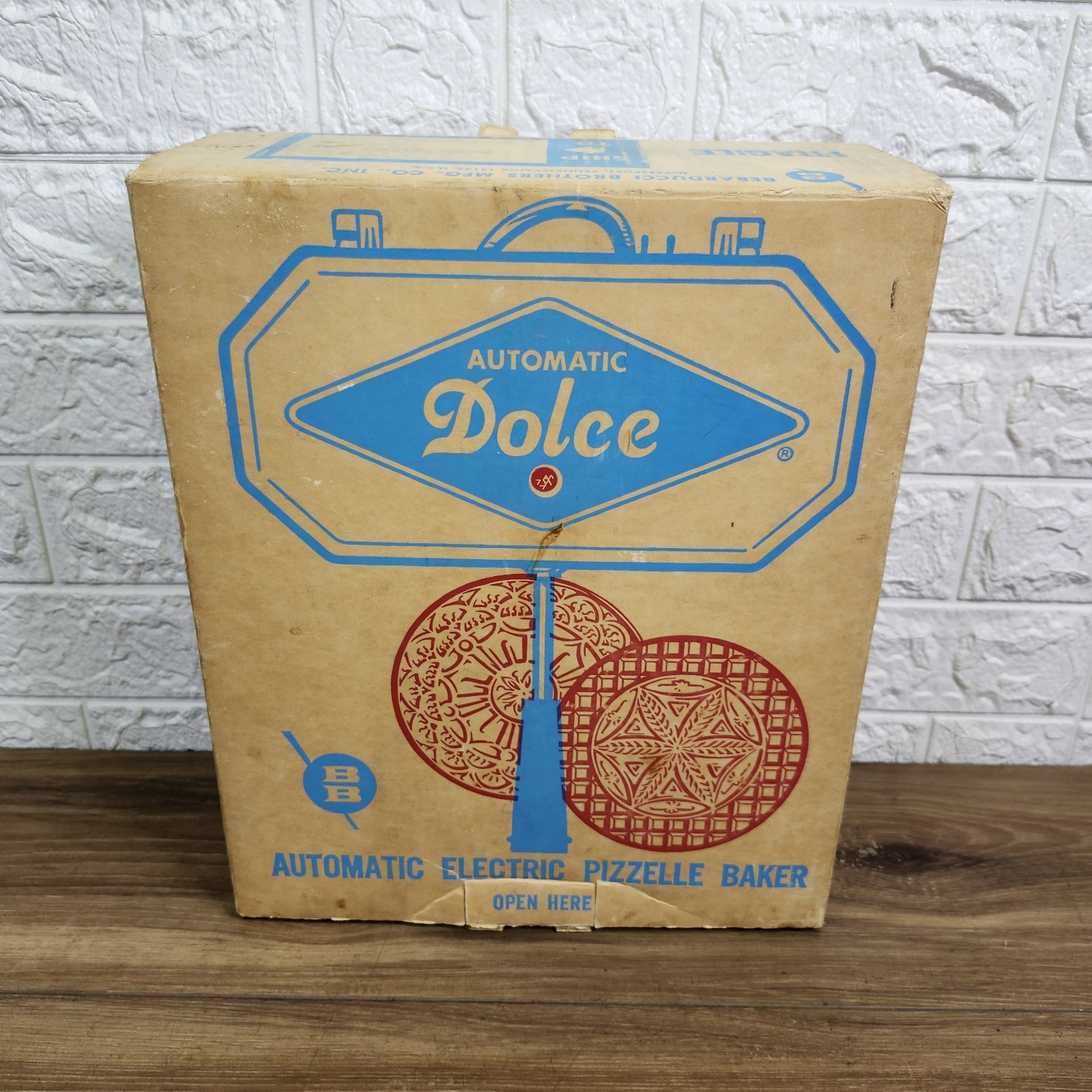 Dolce Automatic Electric Pizzelle Baker Maker Model 300-EP Box, Manual Excellent