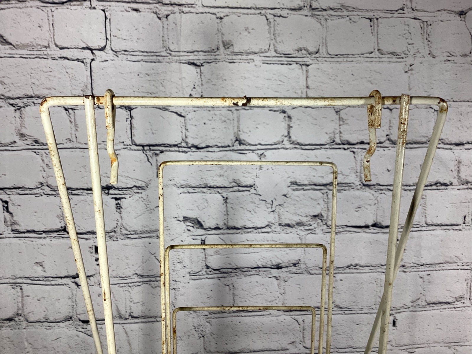 Comic Book Wire Display Rack Free Standing Floor Countertop Folding Peg Board