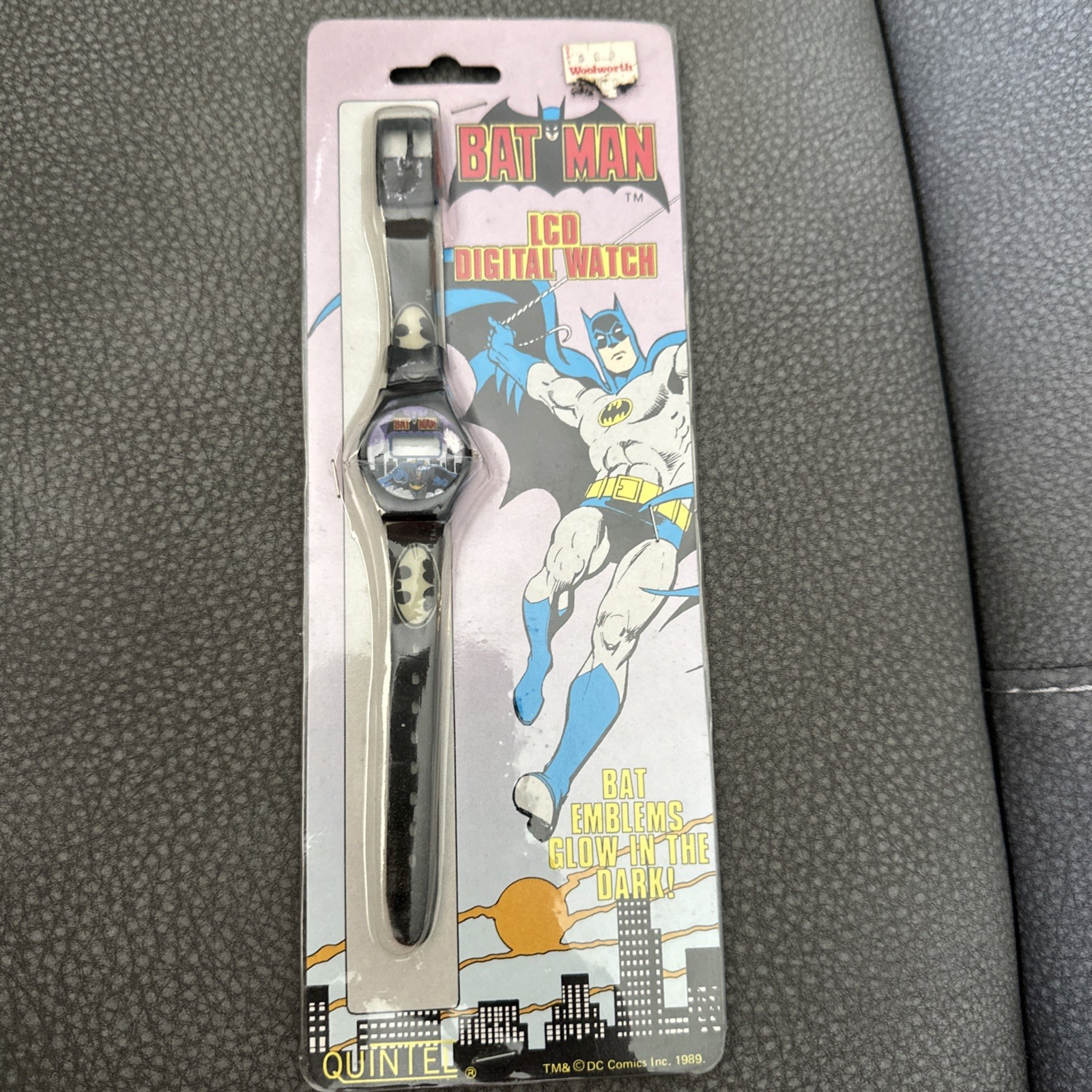 Vintage 1989 BATMAN LCD DIGITAL WATCH Quintel Glows DC Comics NEW Old Stock