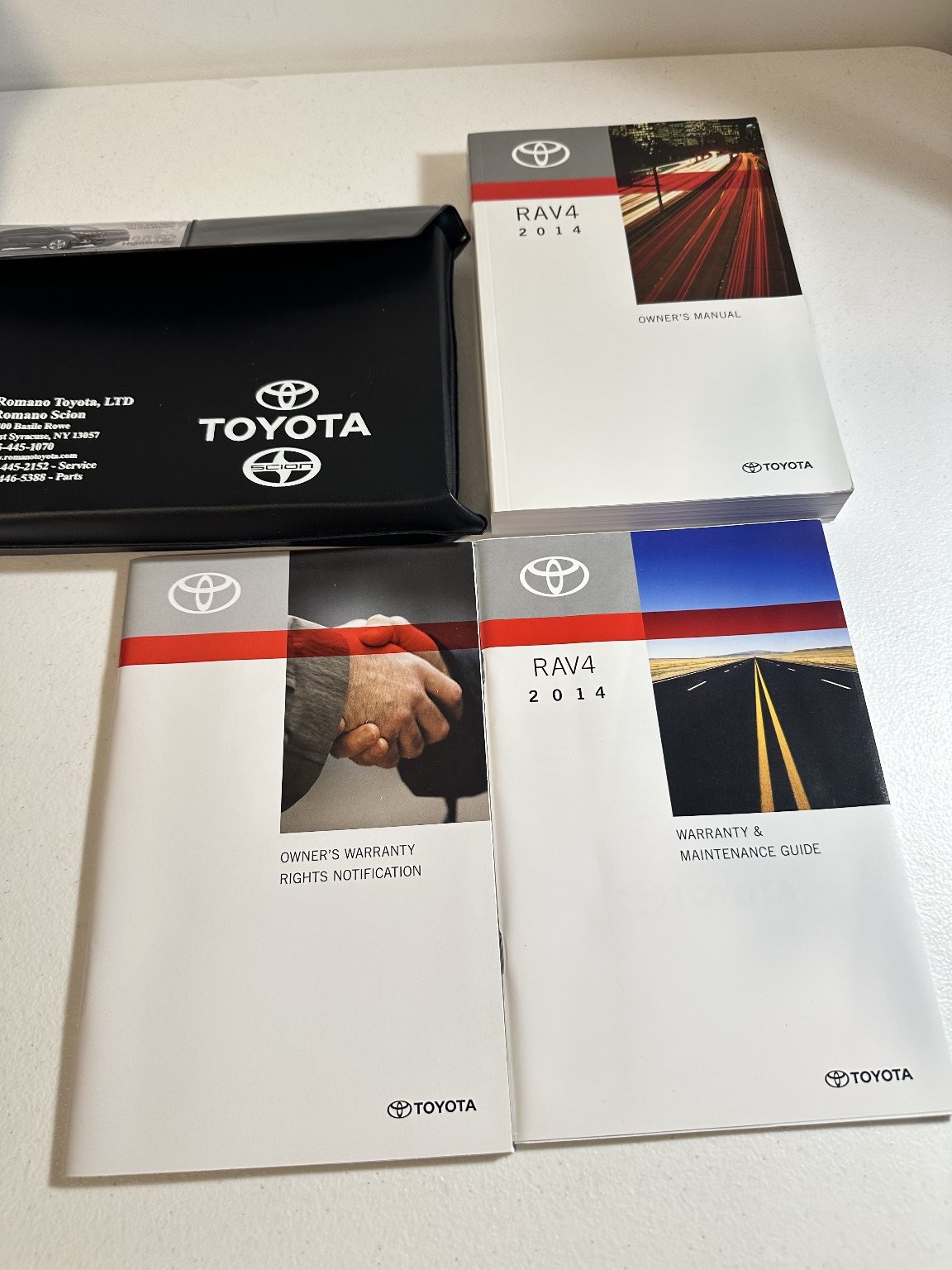 2014 Toyota RAV4 Owner’s Manual Set