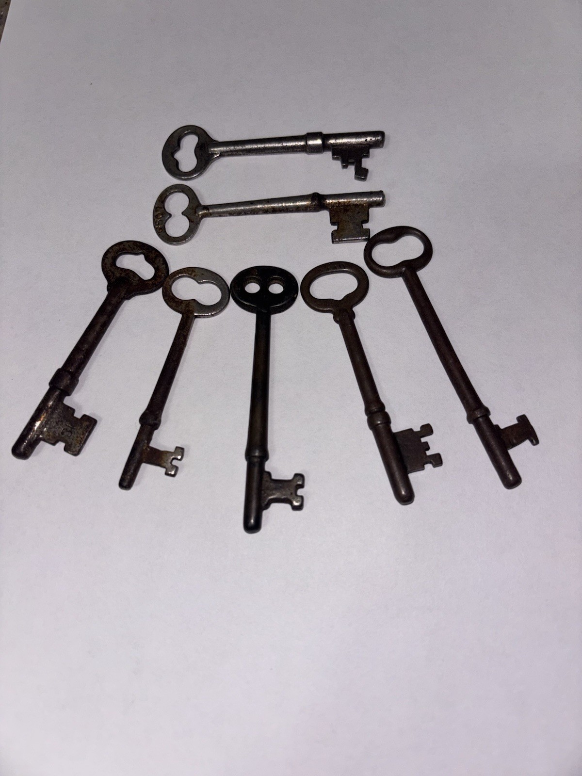 7 Antique Skeleton Keys Read Description