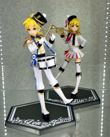 Kagamine Len and Rin Figure Set Collectible Anime Japan