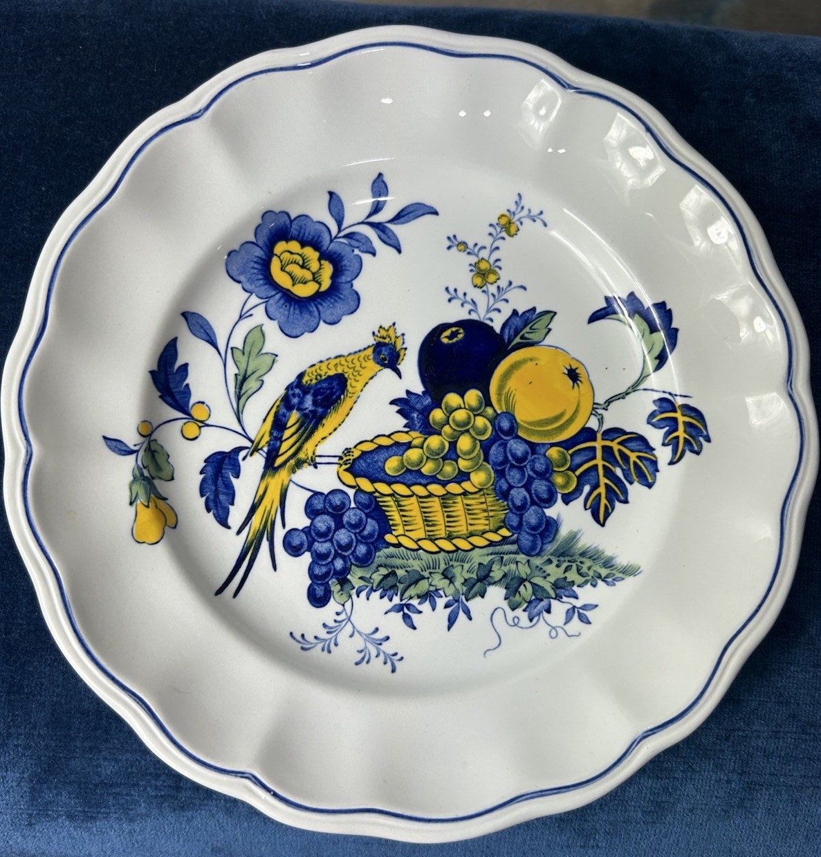 Vintage Copeland Spode dinner plate in the “Blue Bird” 7.5”