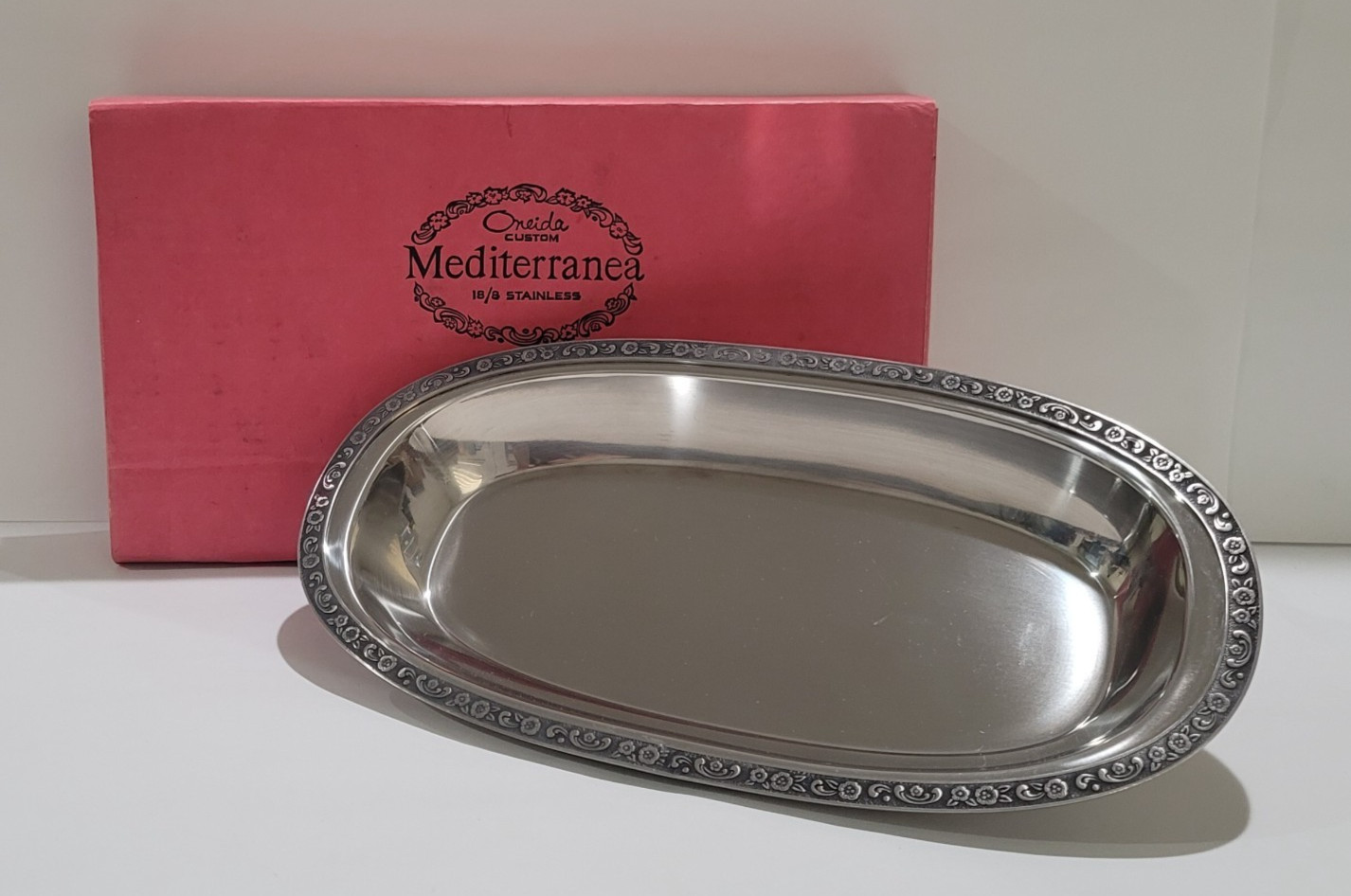 Vintage ONEIDA Mediterranea ROLL TRAY – Hand Satin-Finished STAINLESS STEEL