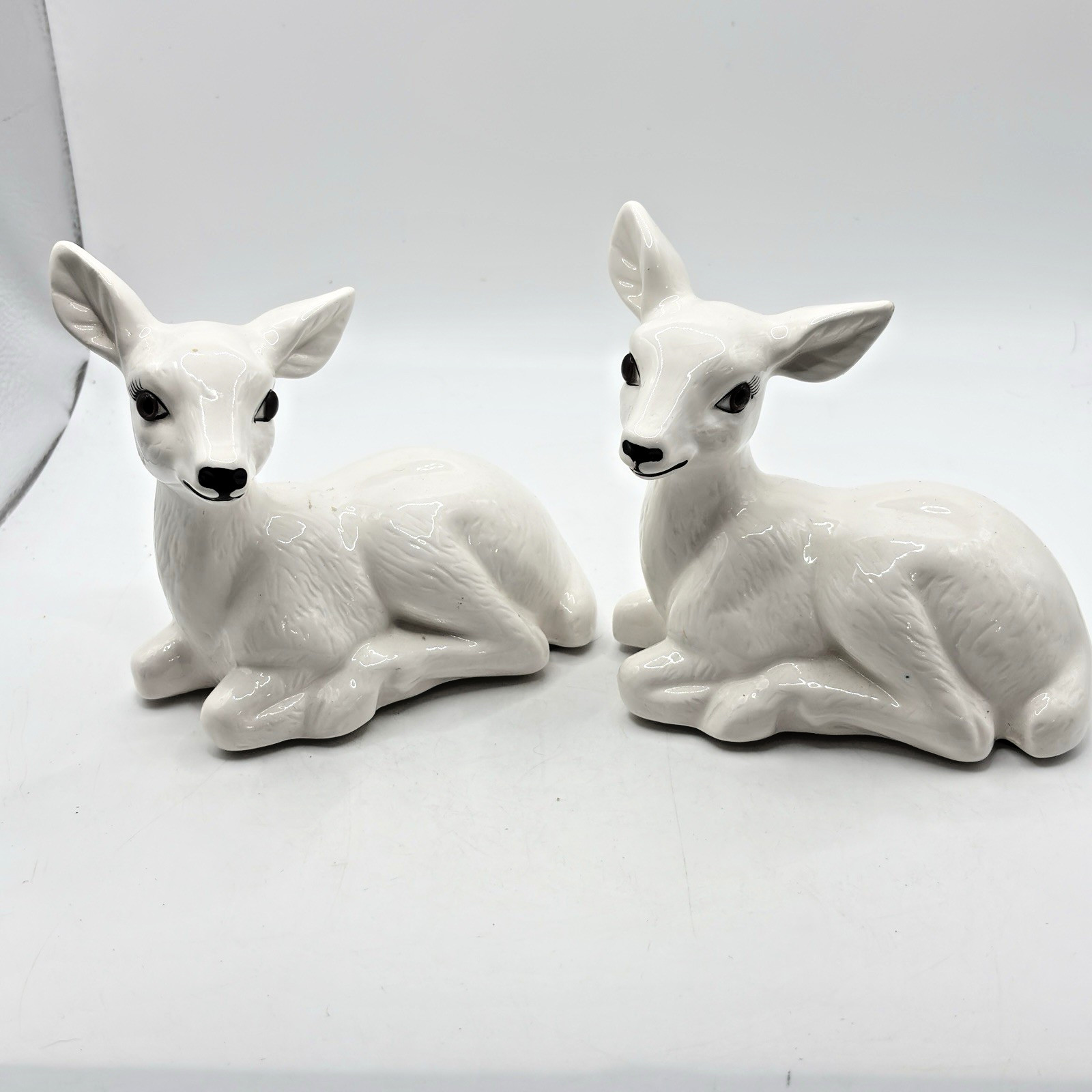 Pair Of White Deer Lying Down Figurines Artistic Gifts Inc Made In Taiwan