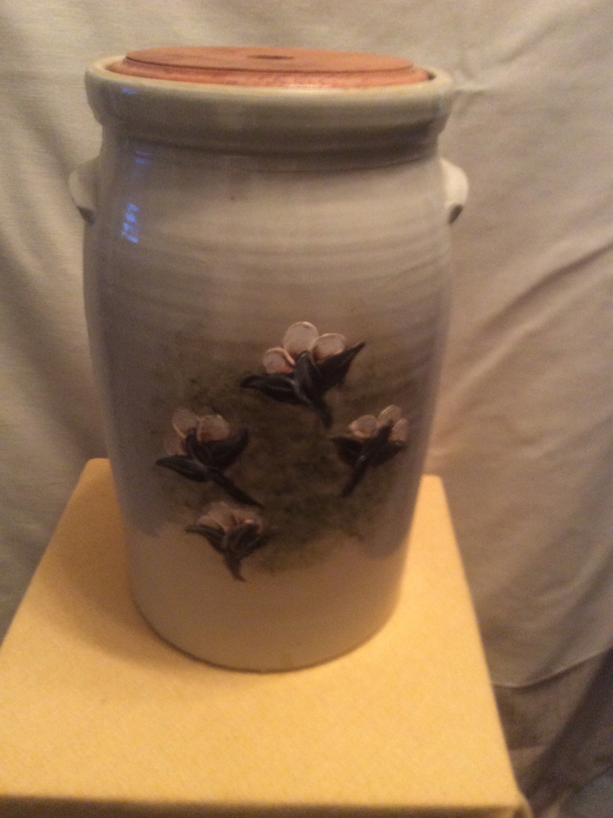 Glazed Stoneware Hand Painted Decorate Cotton Boll #6 Churn 17-1/2″ Tall