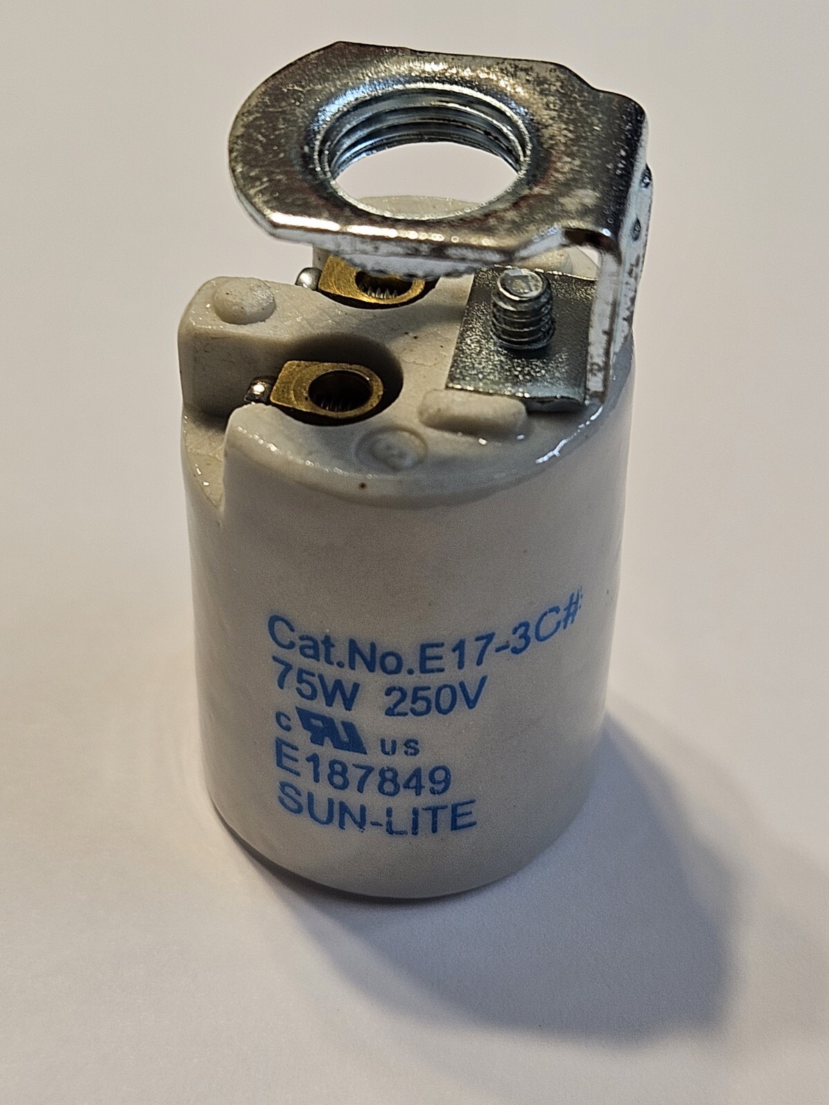 E-17 Intermediate Base Porcelain Socket with 1/8ips Hickey SO26G