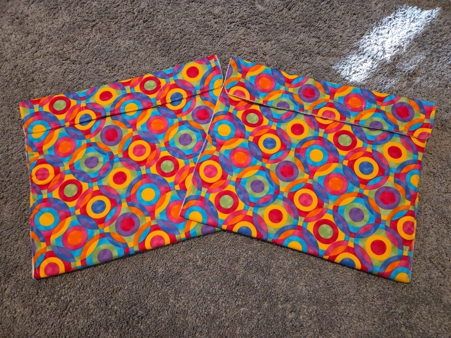 Traditional Pony Pouch – Set Of 2 – Bright Rainbow Pattern