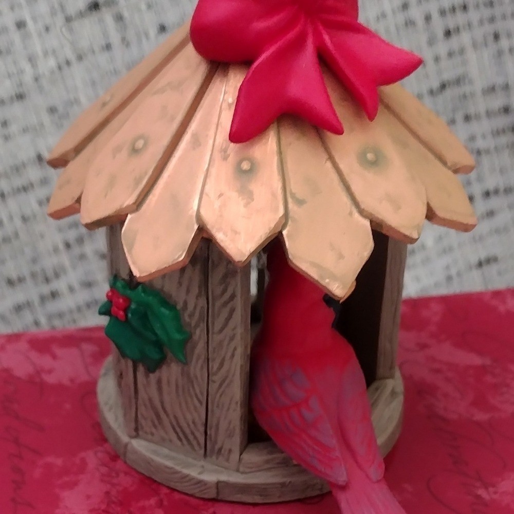 Hallmark Keepsake Ornament “Wintertime Treat”