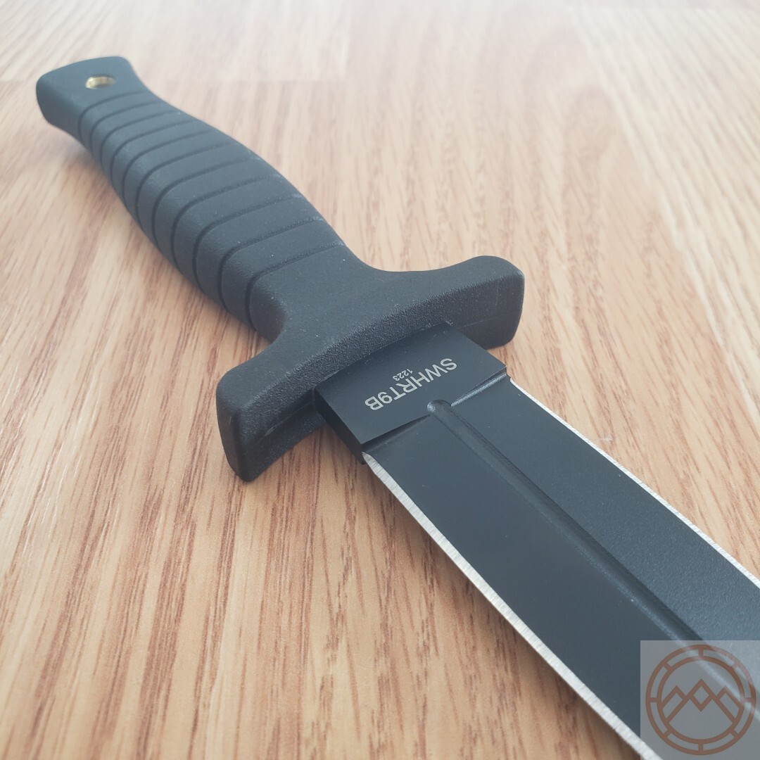 Smith & Wesson HRT Boot Fixed Knife 4.87″ Stainless Steel Blade Rubber Handle