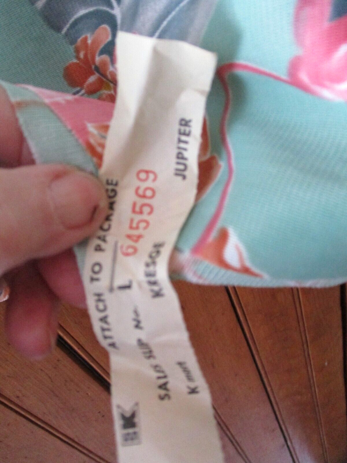 VINTAGE POLYESTER ?? STRETCHY MEDIUM WEIGHT FABRIC MATERIAL 2 YDS X 2 FT.
