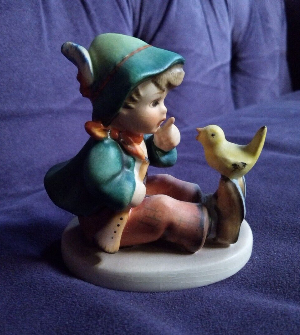 GOEBEL HUMMEL FIGURINE # 63 53 “SINGING LESSONS” TMK2 3″tall GERMANY