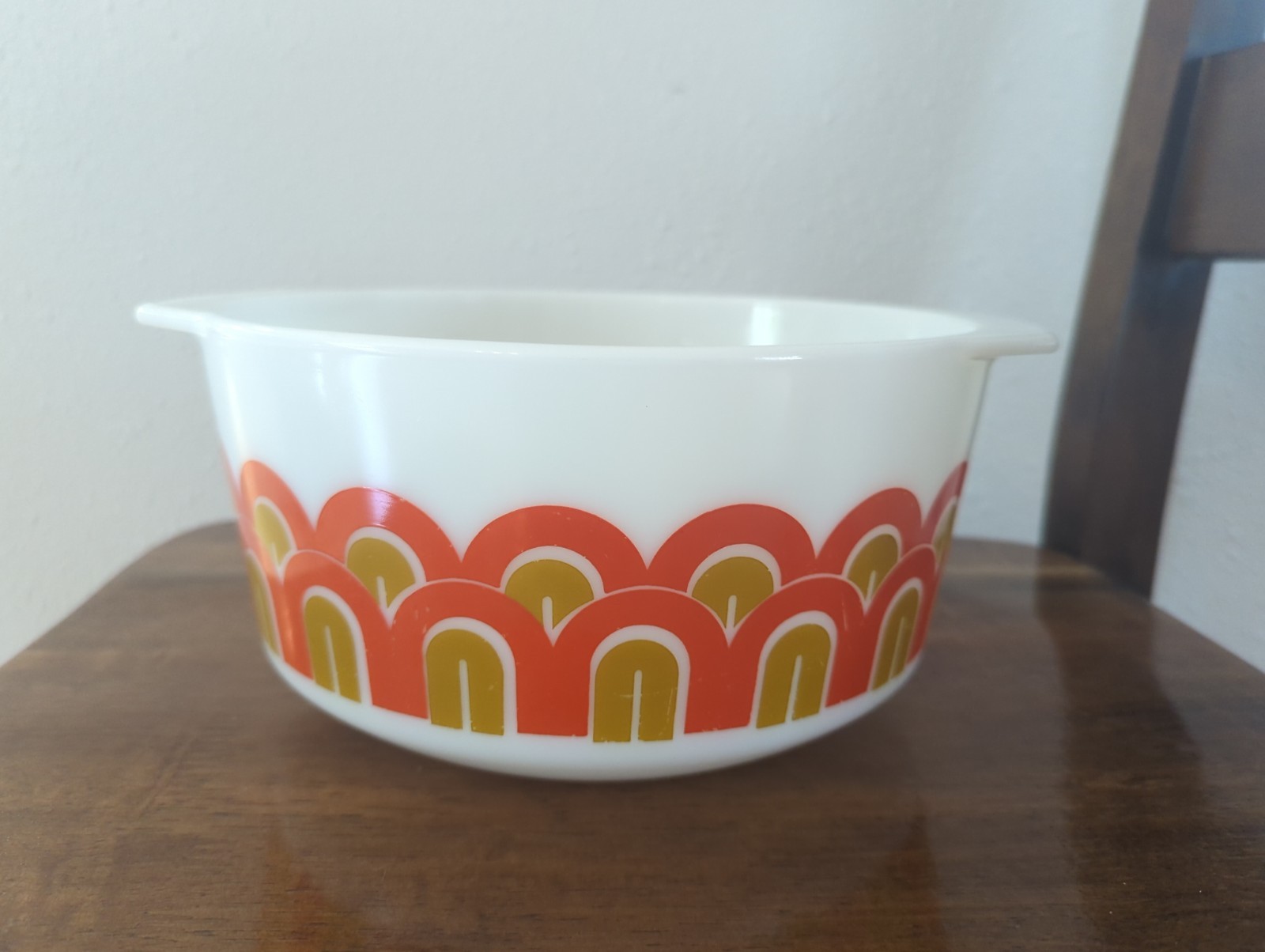 Vintage Pyrex “Arches” or “Fish Scales” Pattern 3 Quart Casserole Dish 344