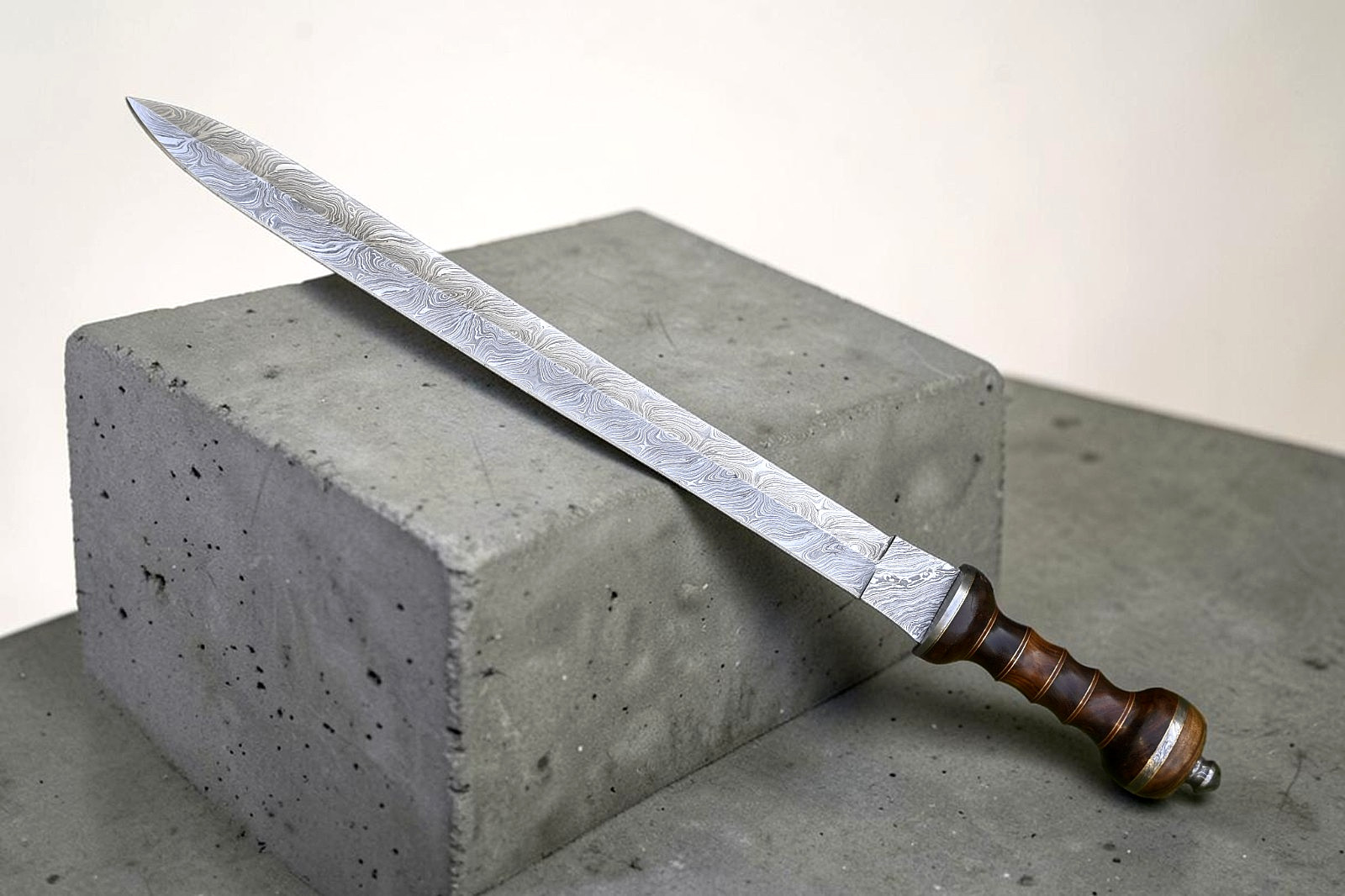CUSTOM MADE HAND FORGED DAMASCUS STEEL GLADIATOR GLADIUS SWORD WITH SHEATH 2913