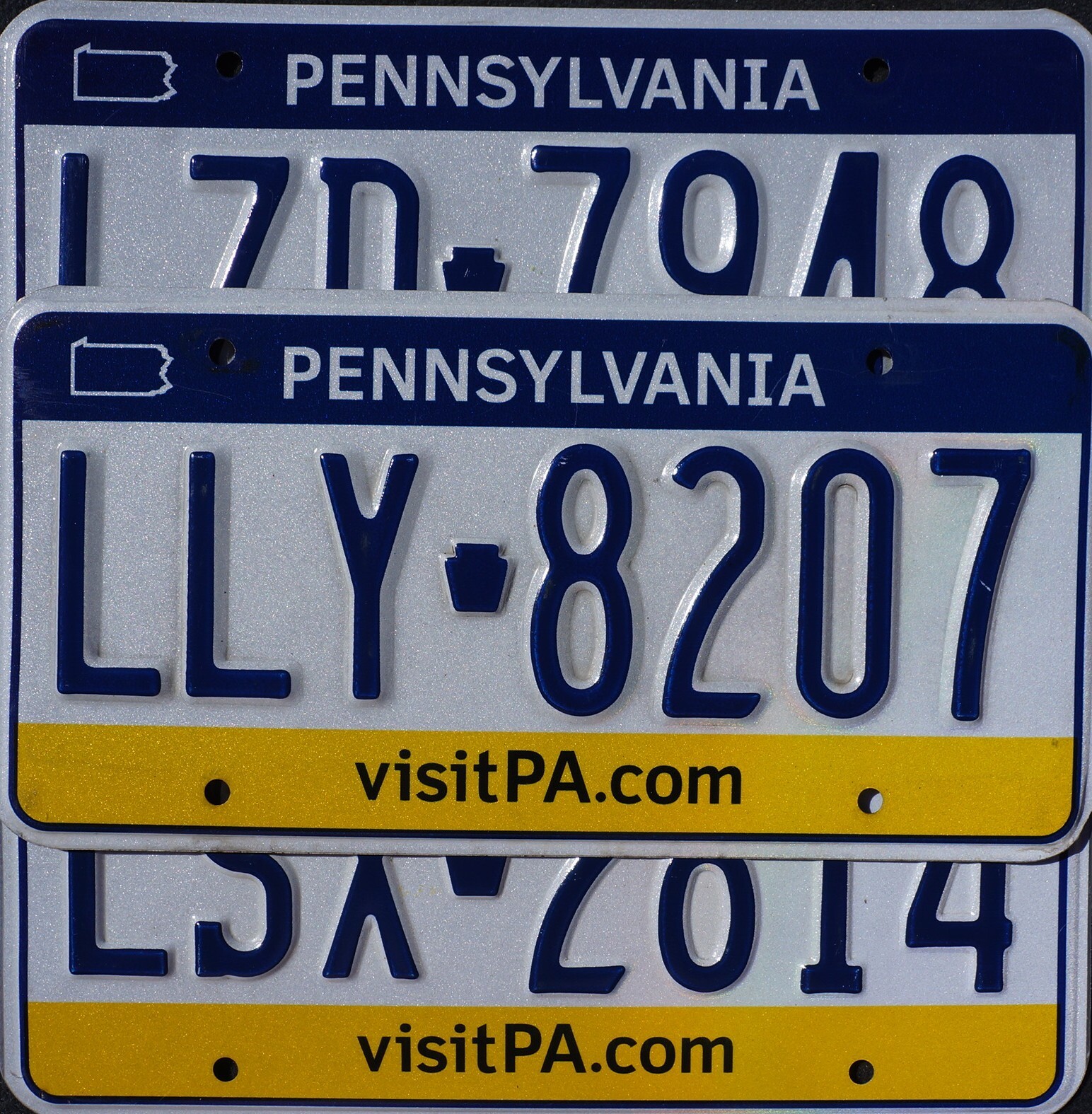 PENNSYLVANIA LICENSE PLATES Blue Letters Yellow Band License Plate Tags Random #