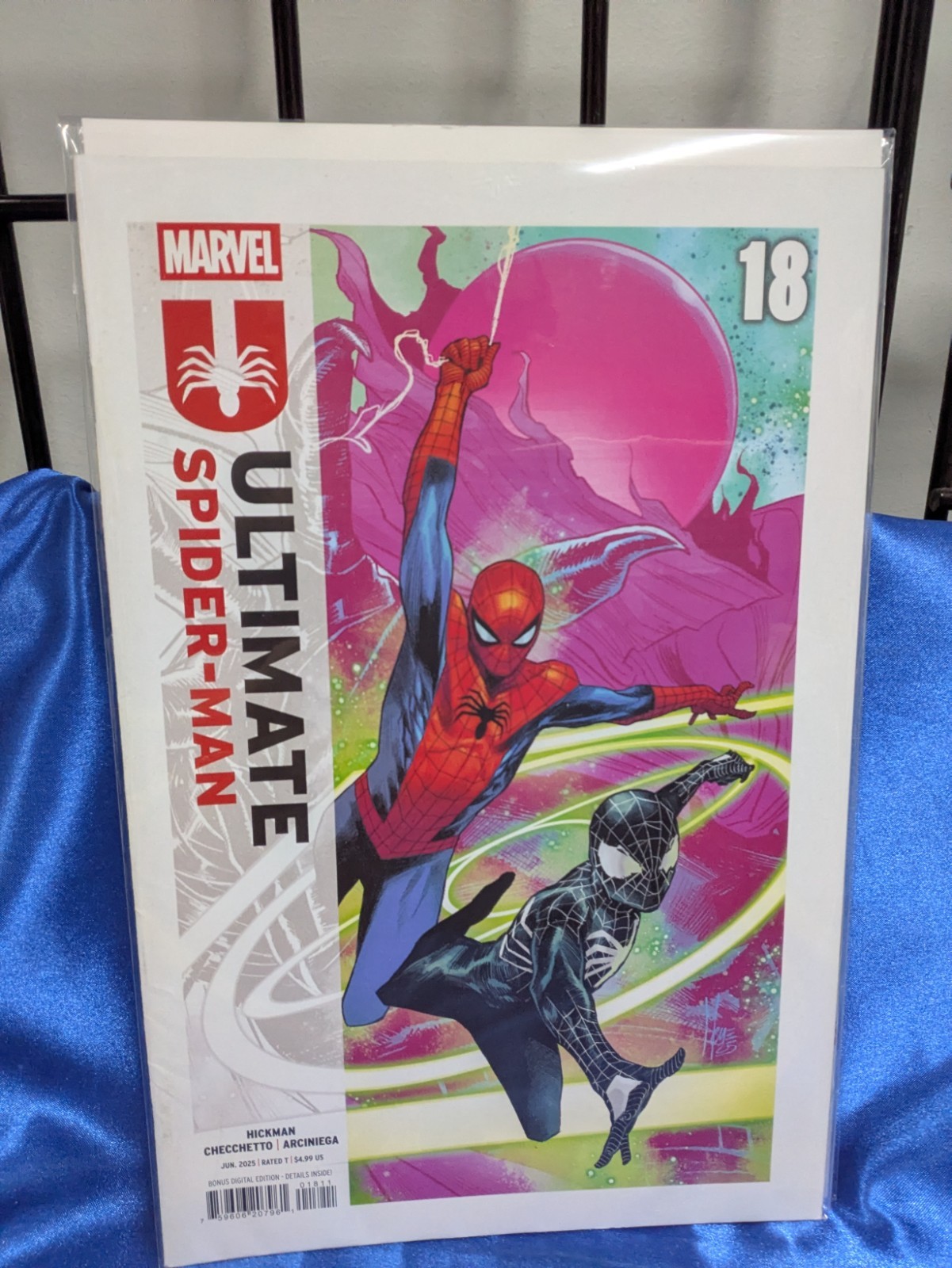 Ultimate Spider-Man #18 Main Cover Marco Checchetto