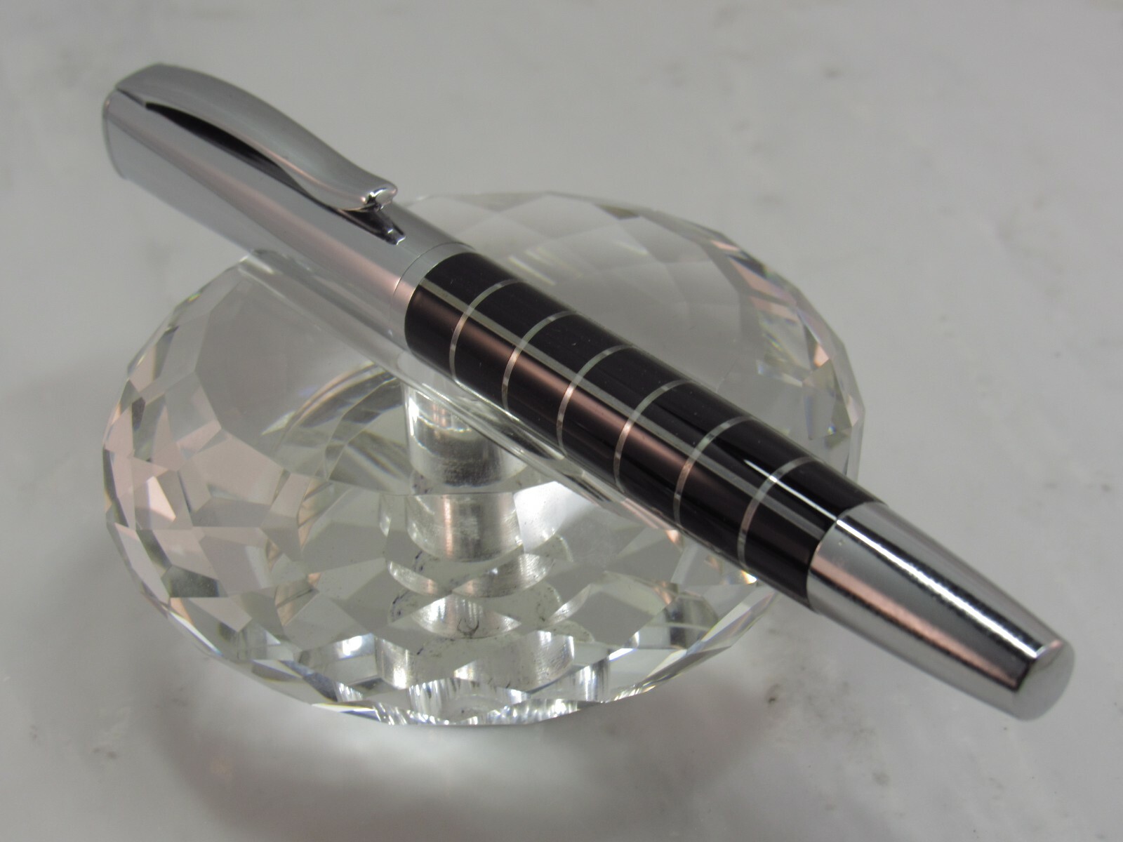 JINHAO BLACK AND SILVER CHECKED WITH CHROME TOP ROLLER BALL PEN