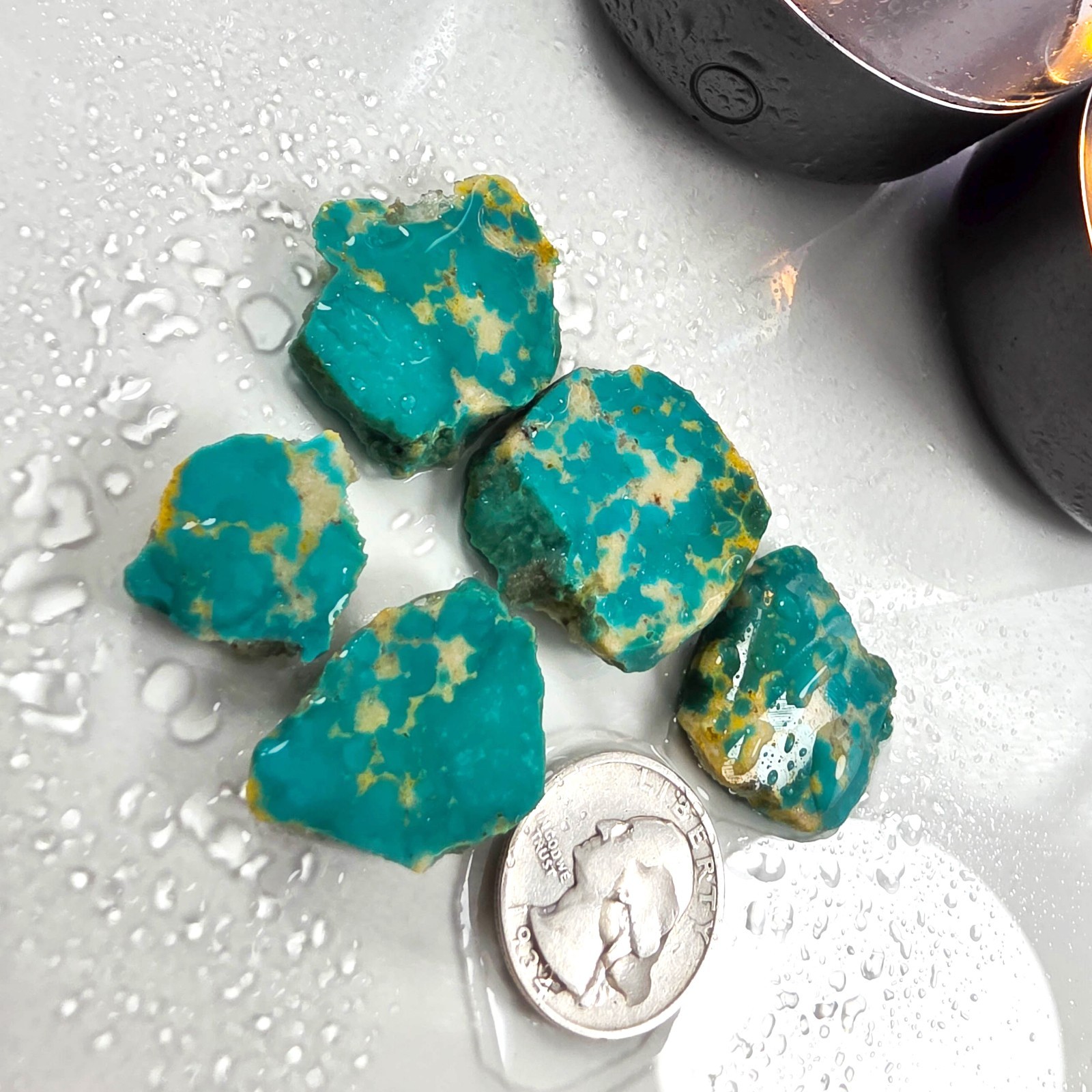 GS1210 AAA-grade Polychrome Turquoise Mtn. rough turquoise 26.1 gr, lapidary
