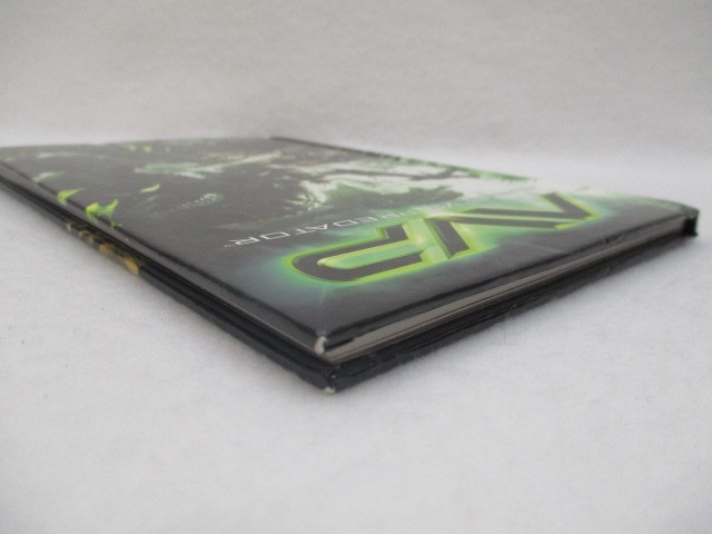 Alien vs. Predator AVP Special Collector’s Edition Book Graphic Comic Darkhorse