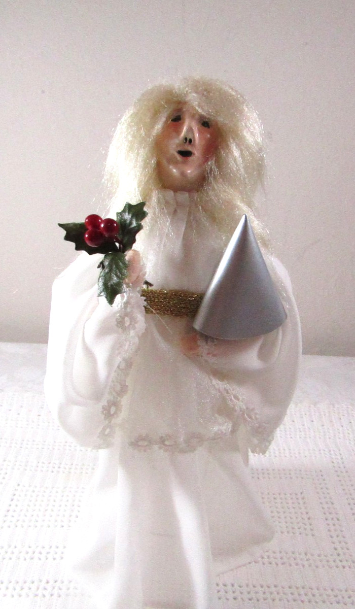 Byers Choice Carolers 1987 Spirit Of Christmas Past 1st Edition 11-1/2″