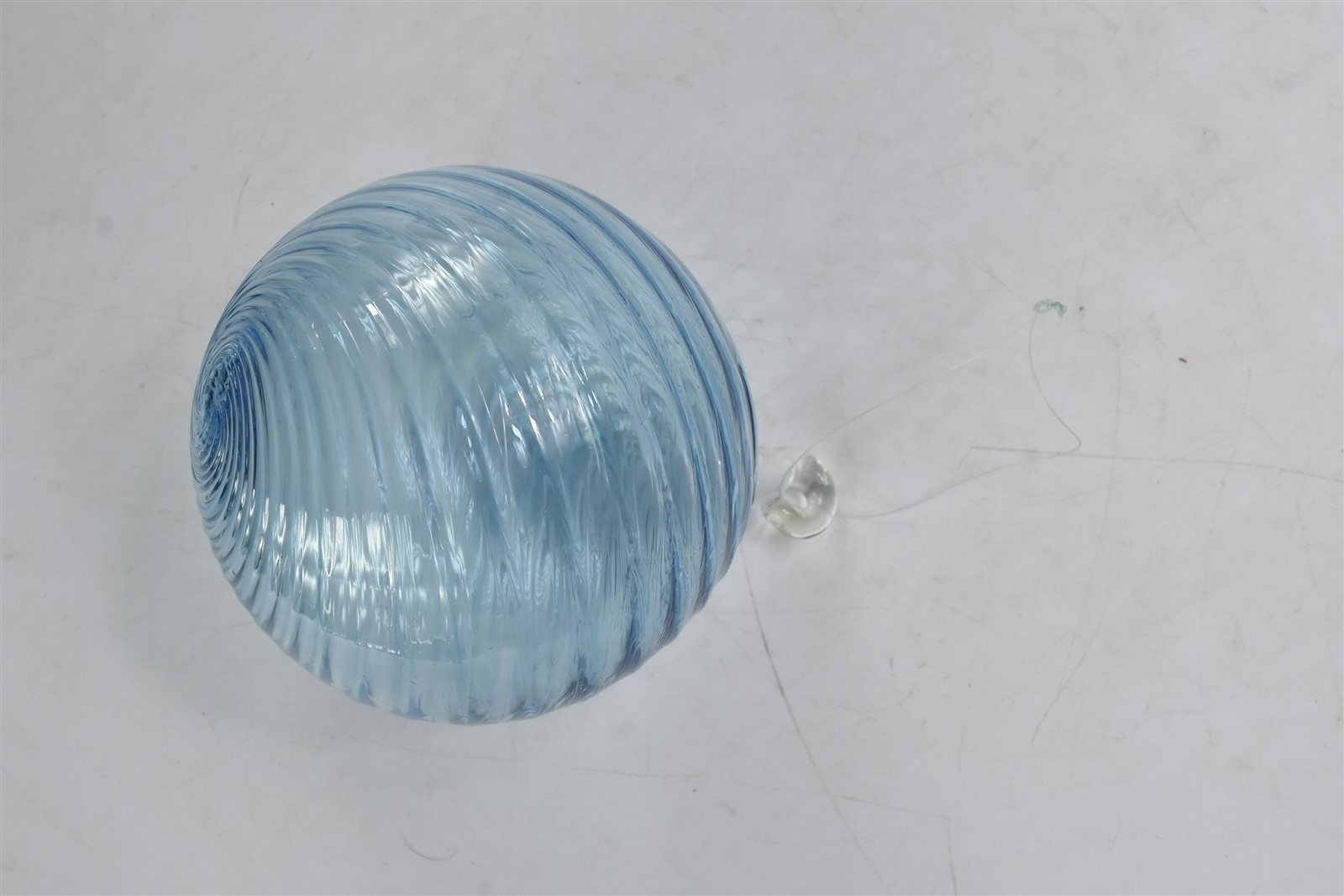 Vintage BLUE SWIRL ART GLASS DECORATIVE HANGING BALL ORNAMENT #08607