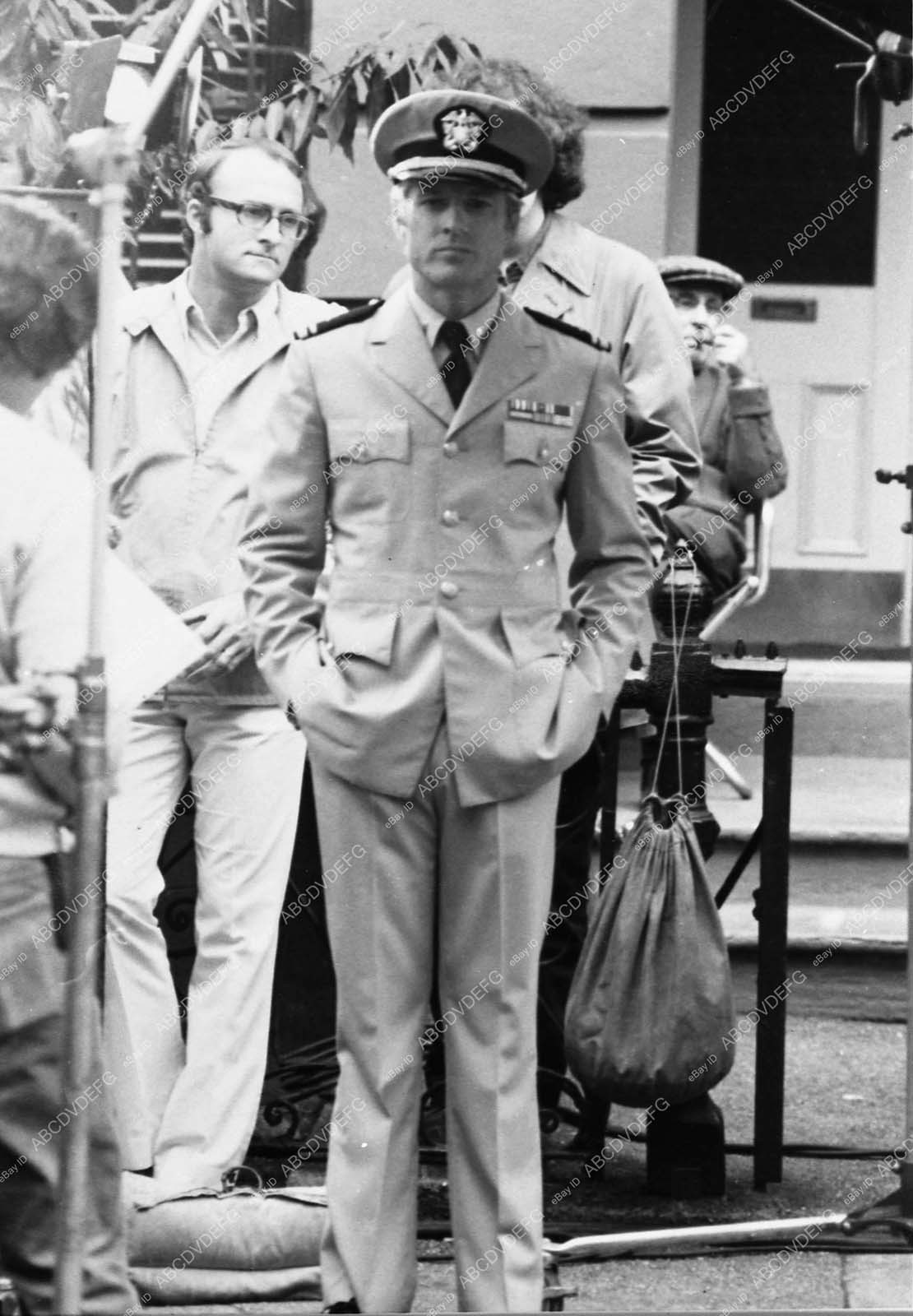 } Robert Redford in military uniform behind the scenes 4463-29 – 4463-029