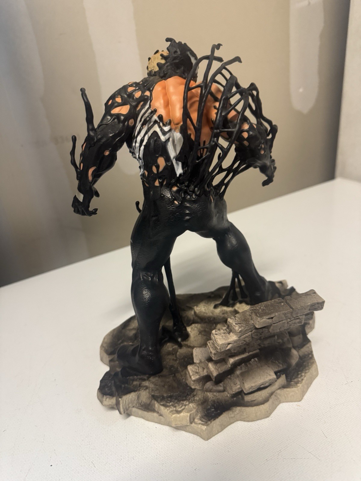 DIAMOND SELECT Marvel Gallery Venom Comic 9 13/16in Statue